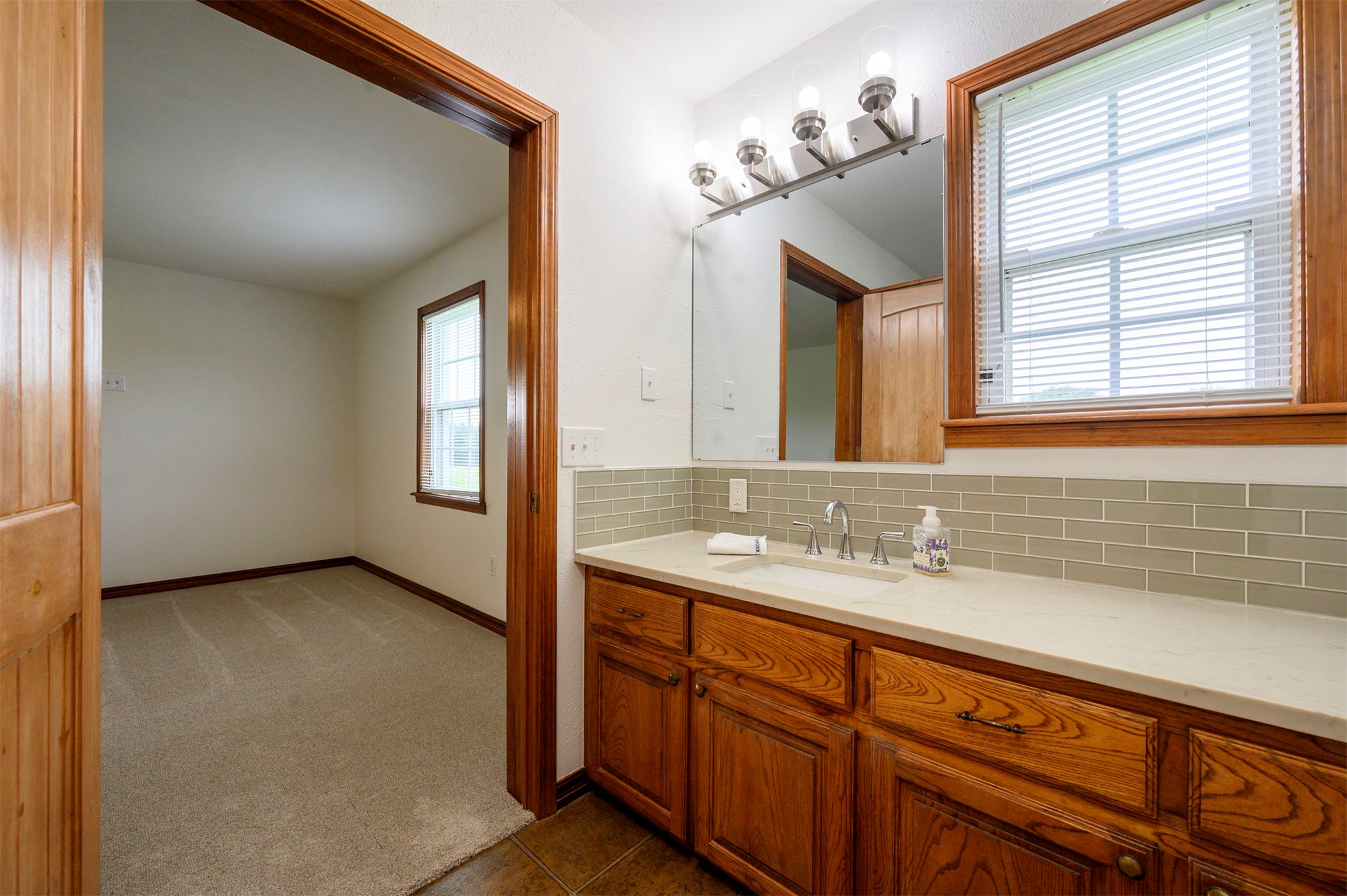 622 N 4700 Property Photo 15