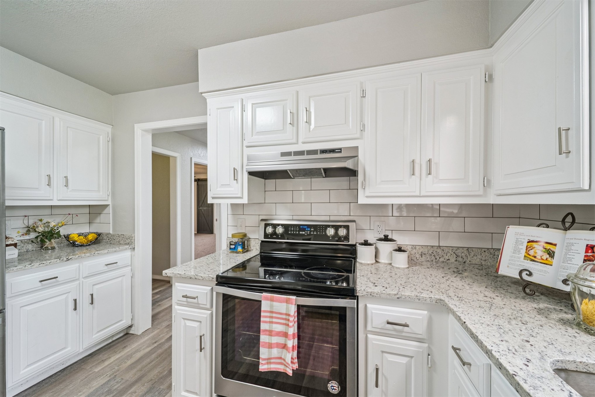 11412 N 193rd East Avenue E Property Photo 6