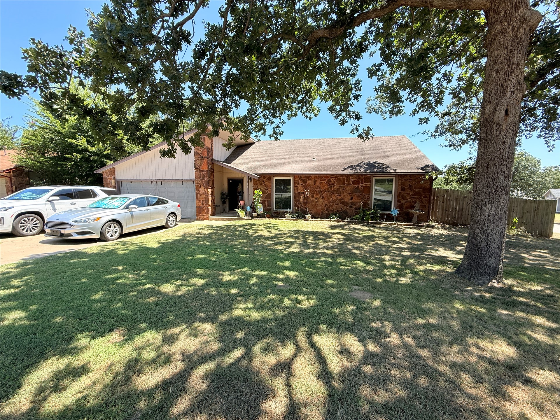 511 N Dawn Lane Property Photo 1
