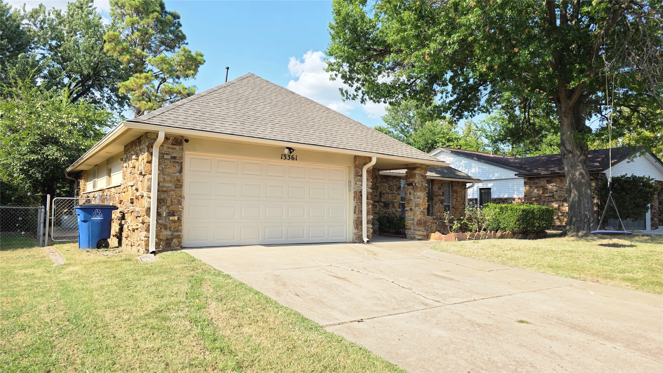 13361 E 32nd Place Property Photo 3