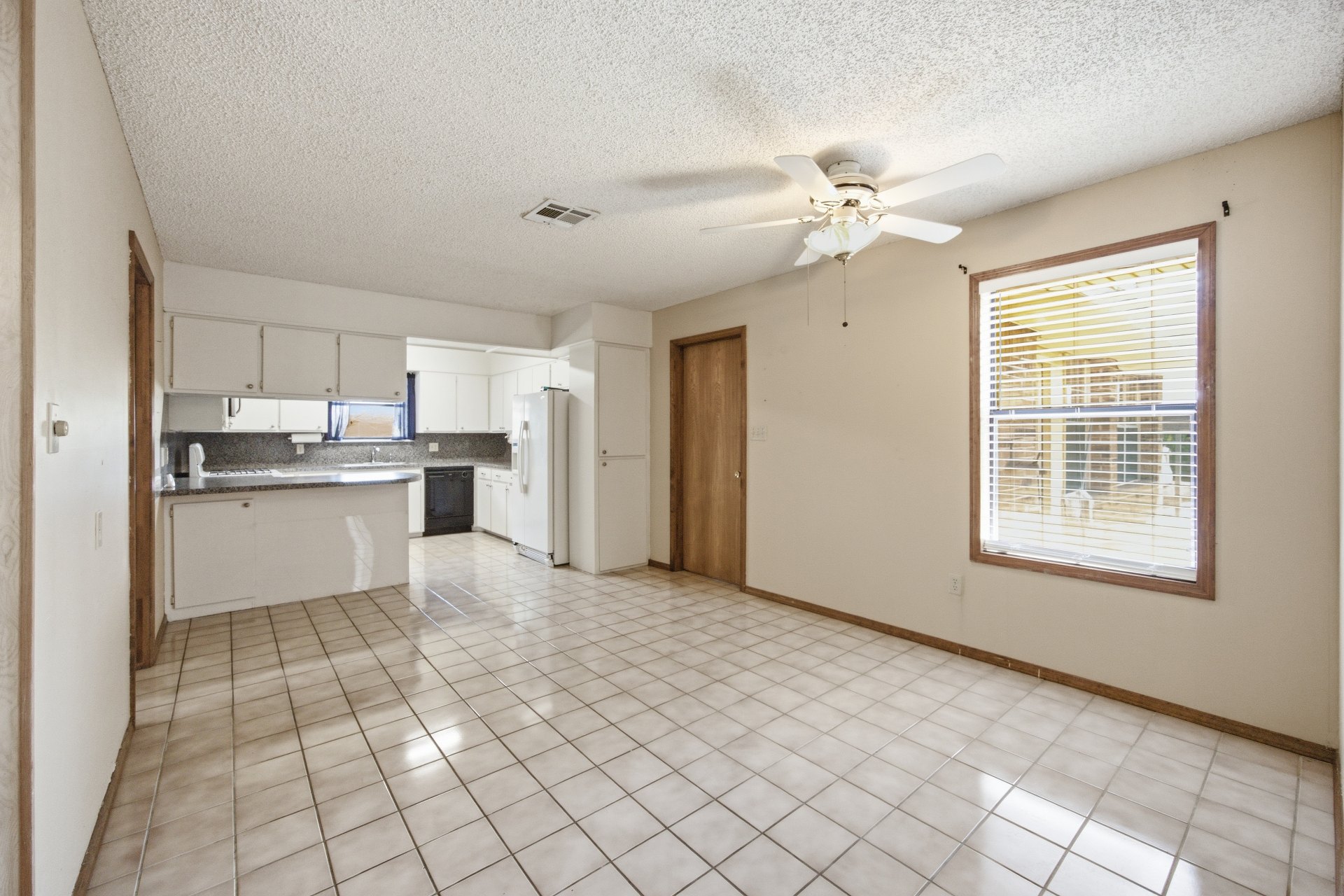 8628 W Voca Property Photo 15