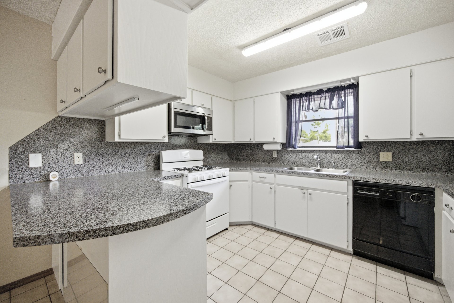 8628 W Voca Property Photo 16