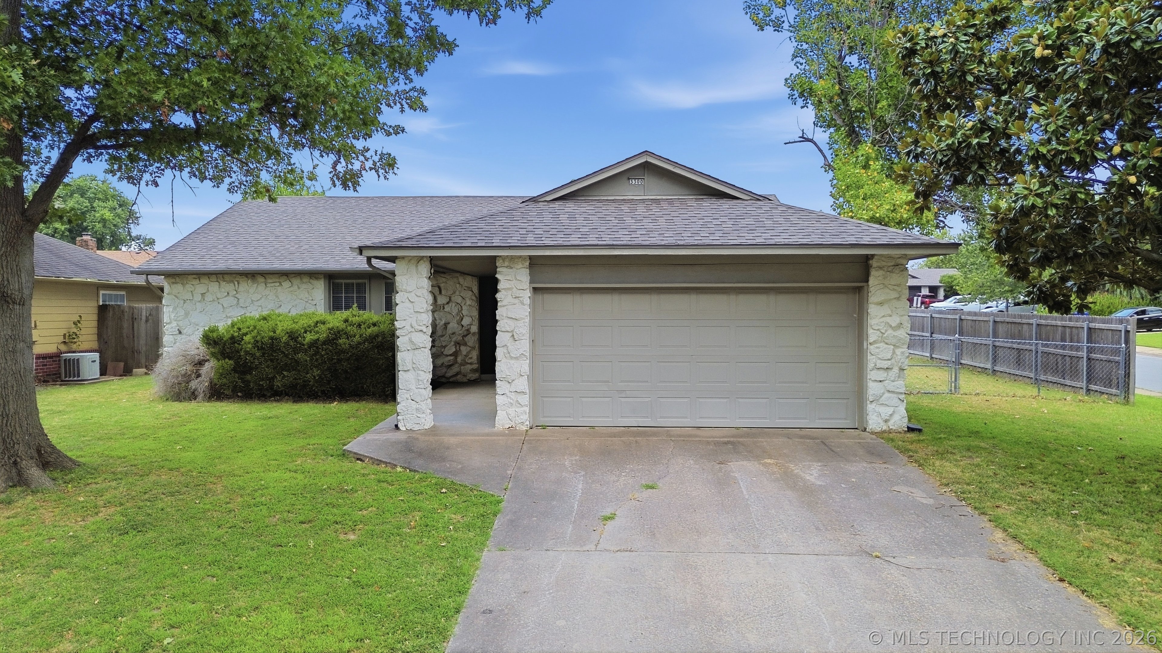 3300 S Ash Place Property Photo 1