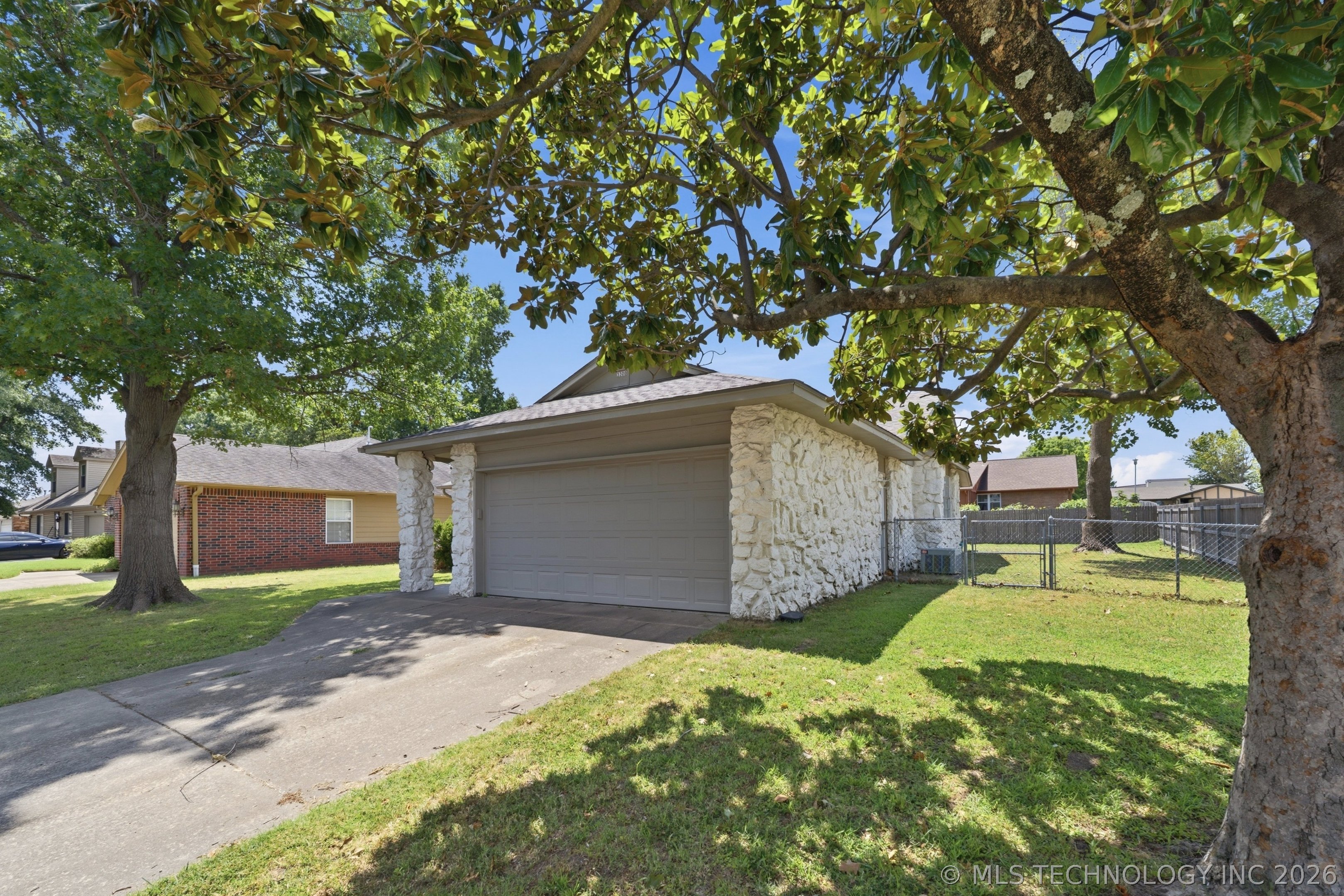 3300 S Ash Place Property Photo 2