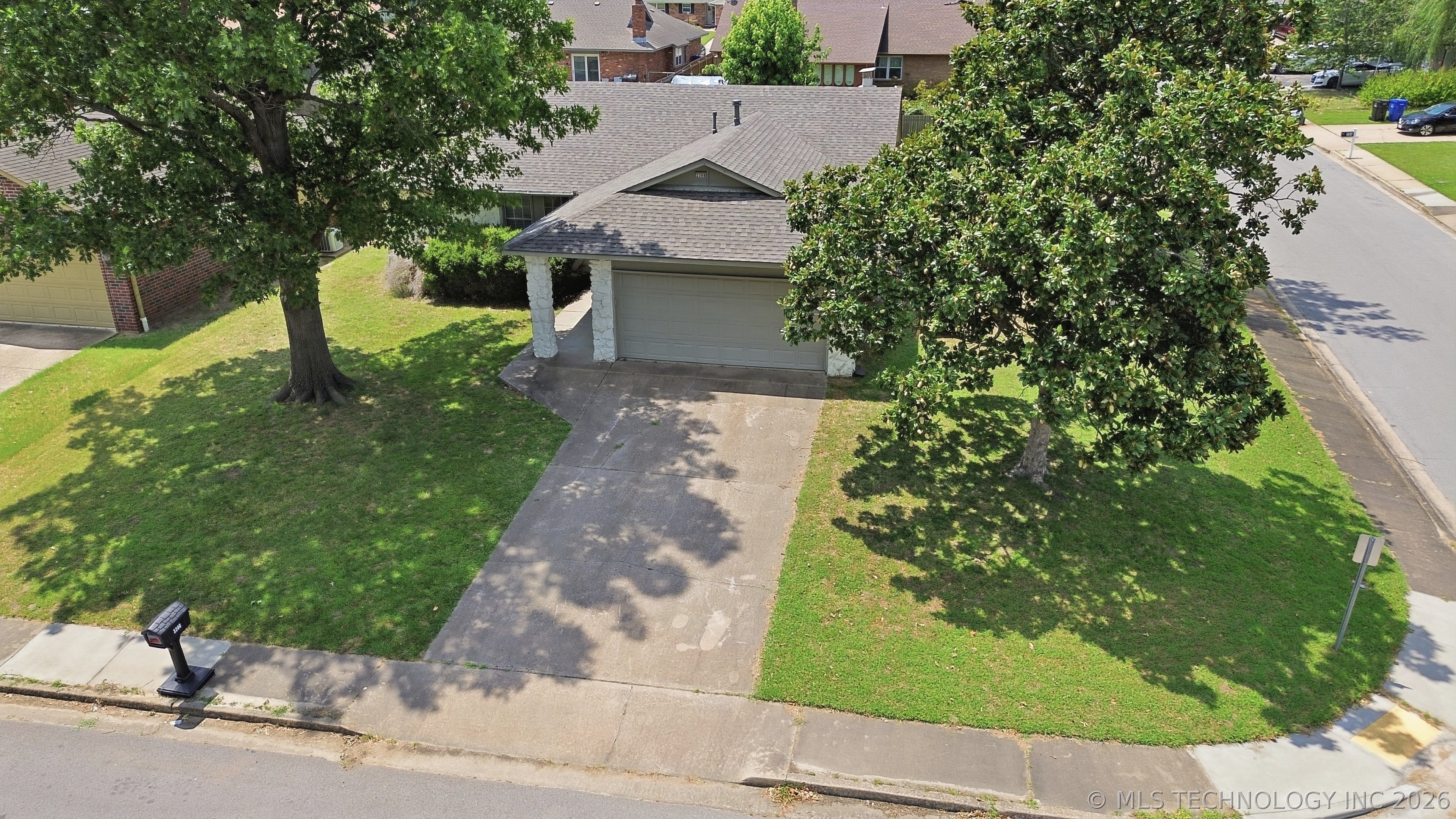 3300 S Ash Place Property Photo 3
