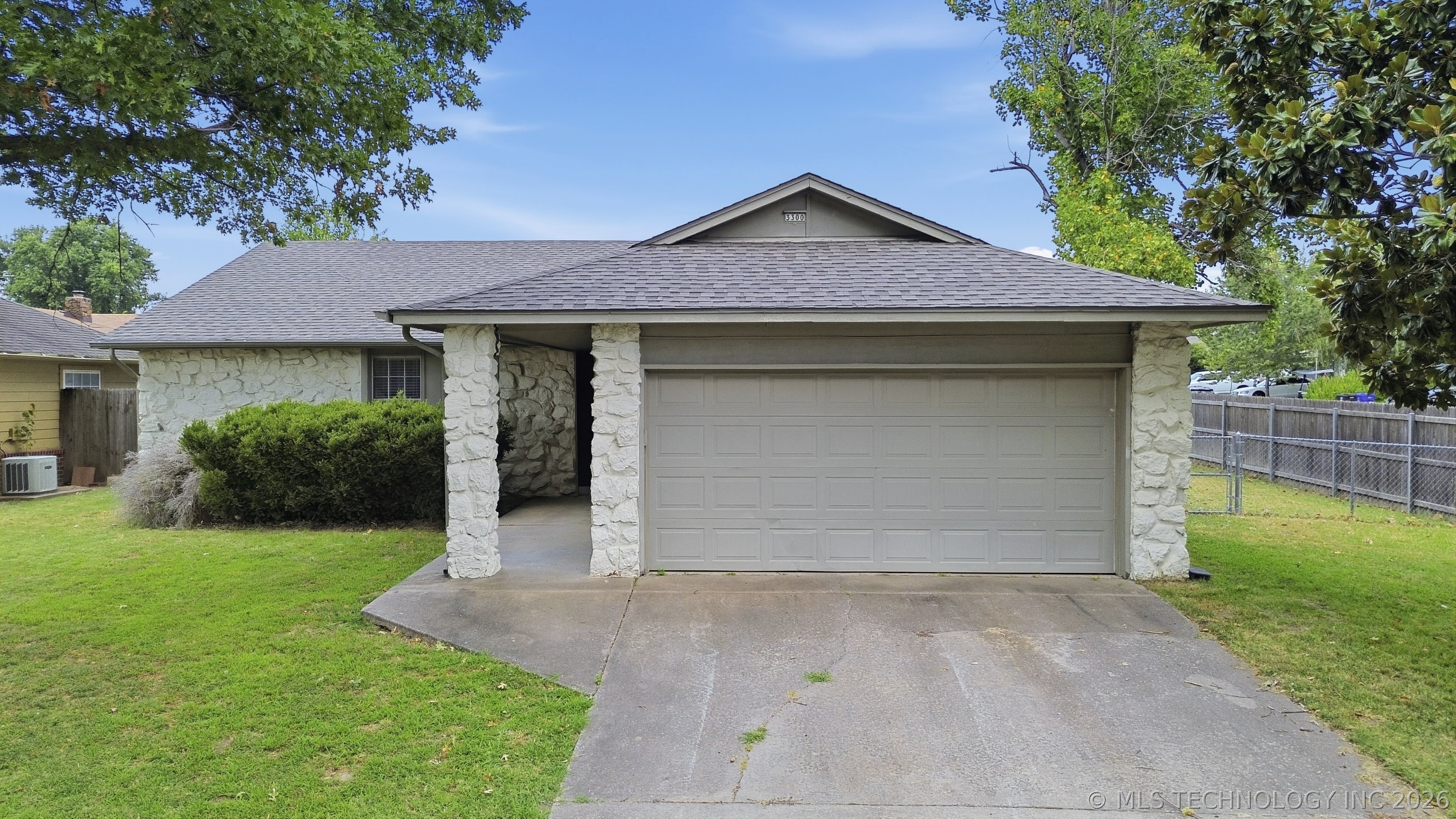 3300 S Ash Place Property Photo 4