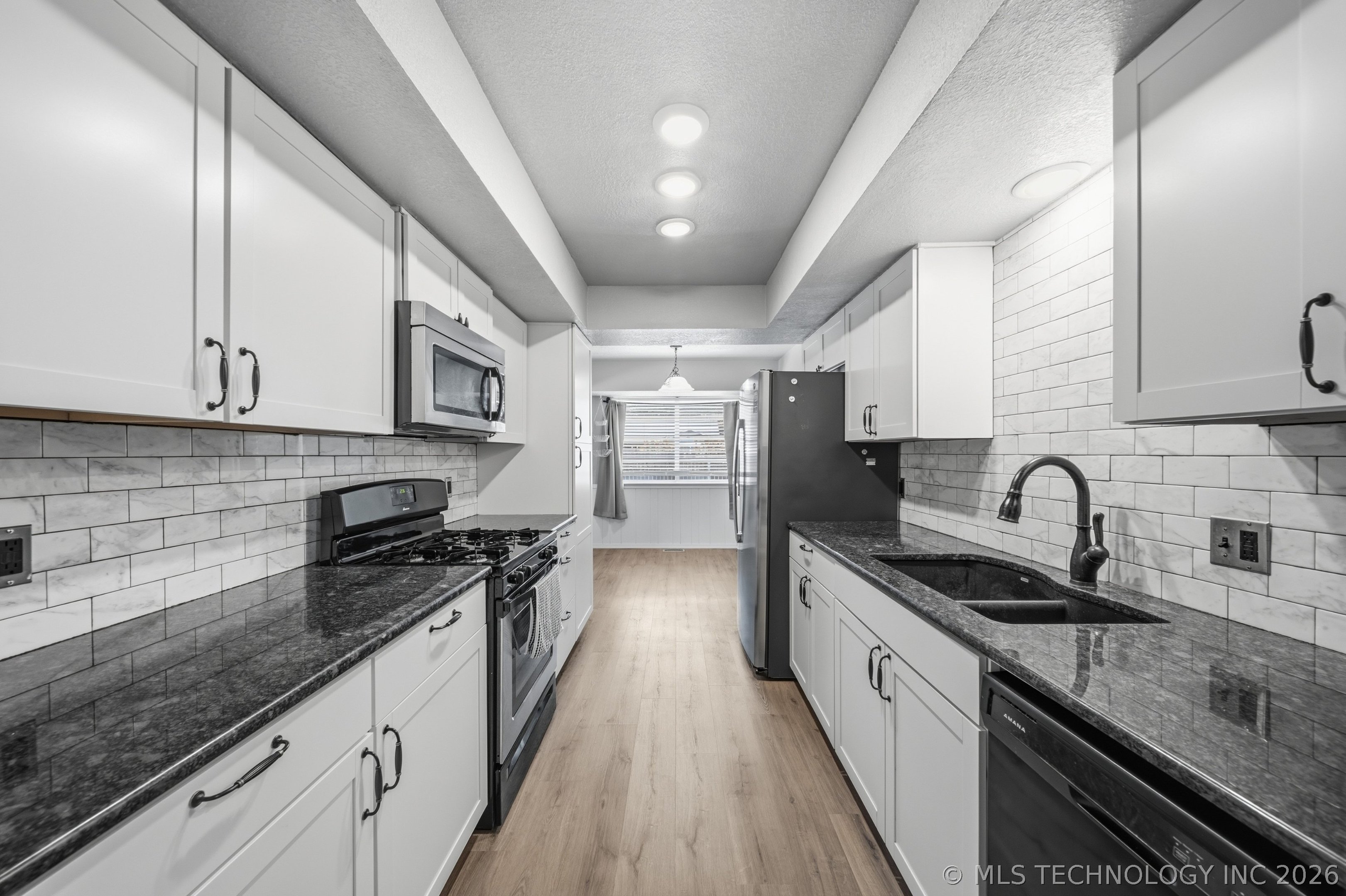 3300 S Ash Place Property Photo 15