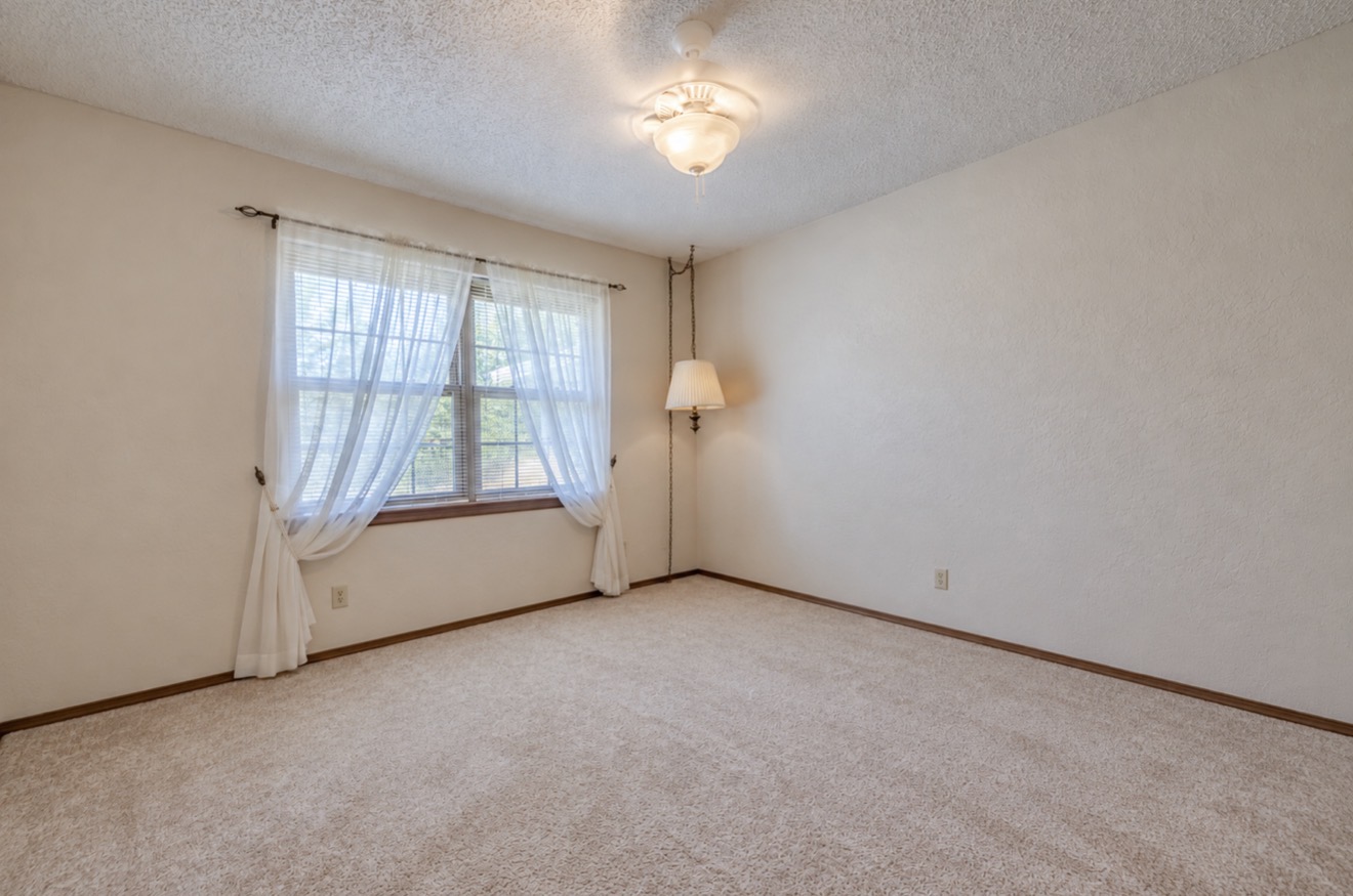 1808 N Chambers Place Property Photo 16