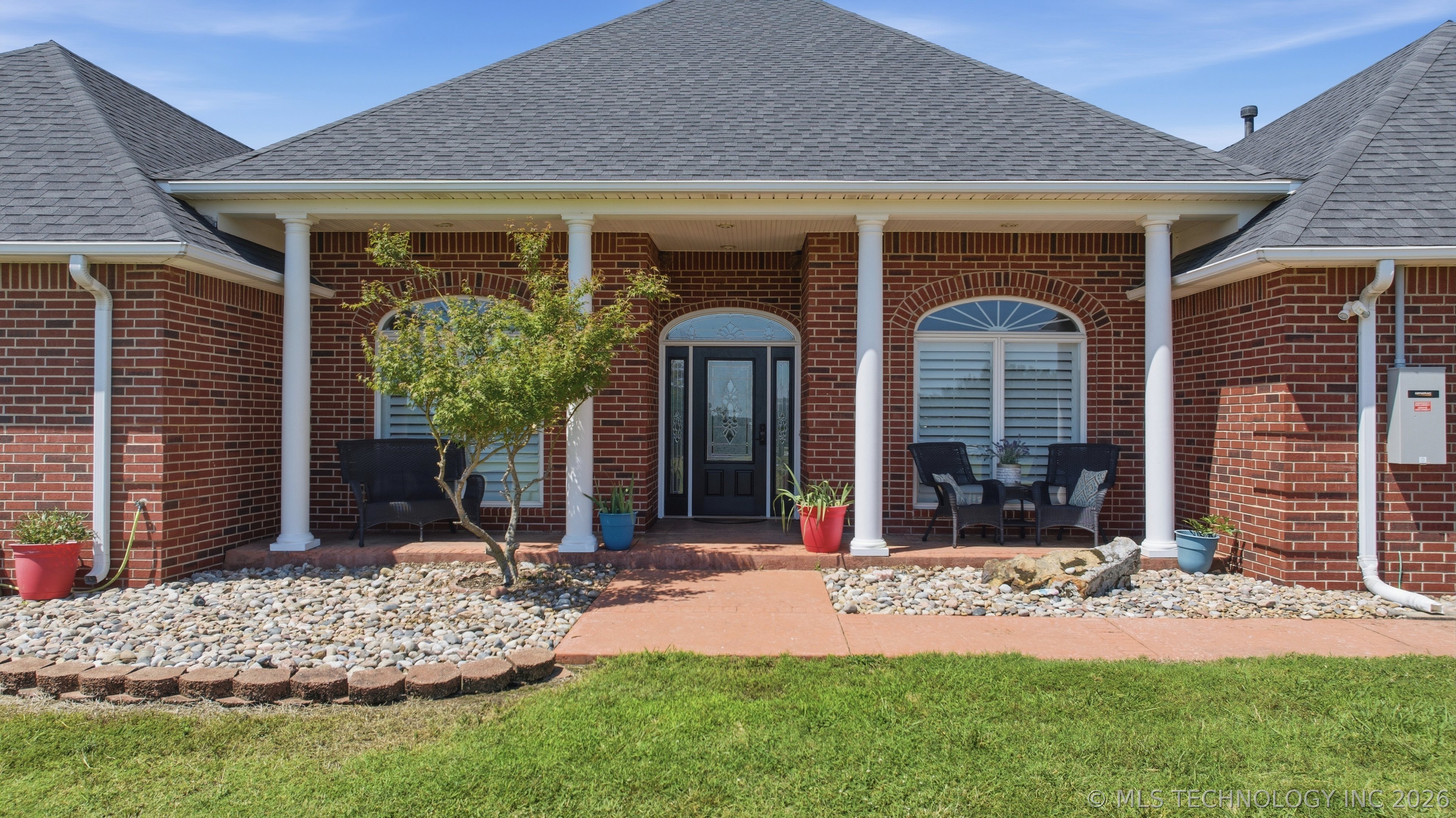 3315 E Ridgewood Drive Property Photo 6