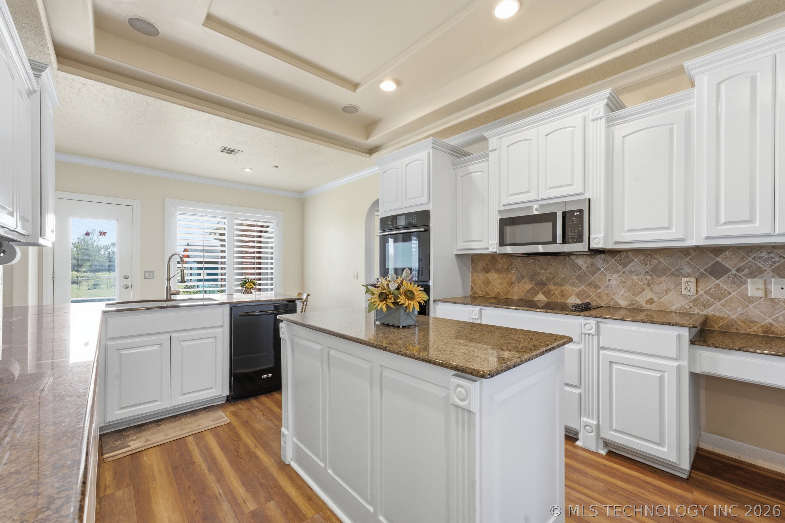 3315 E Ridgewood Drive Property Photo 13