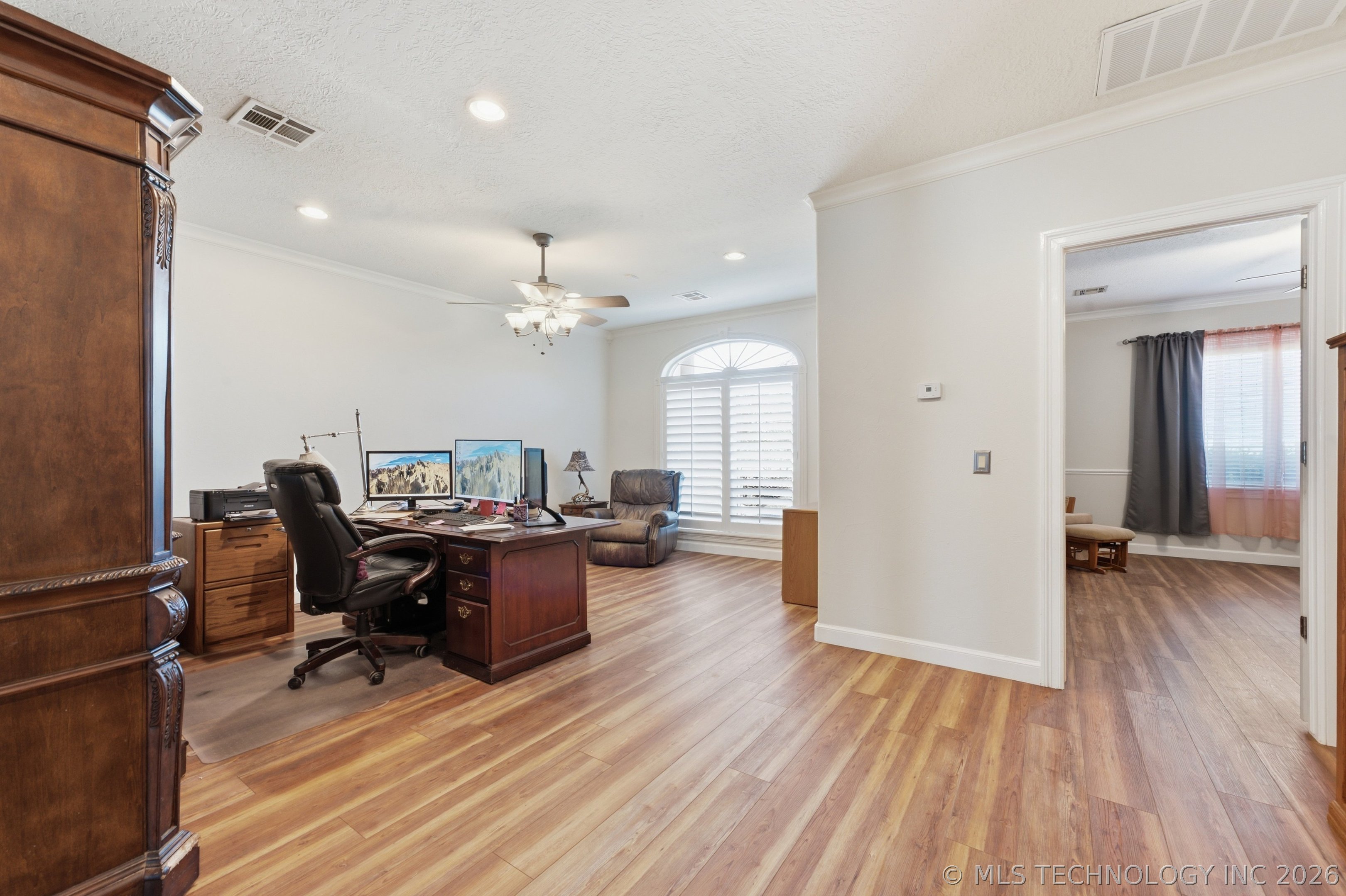 3315 E Ridgewood Drive Property Photo 21