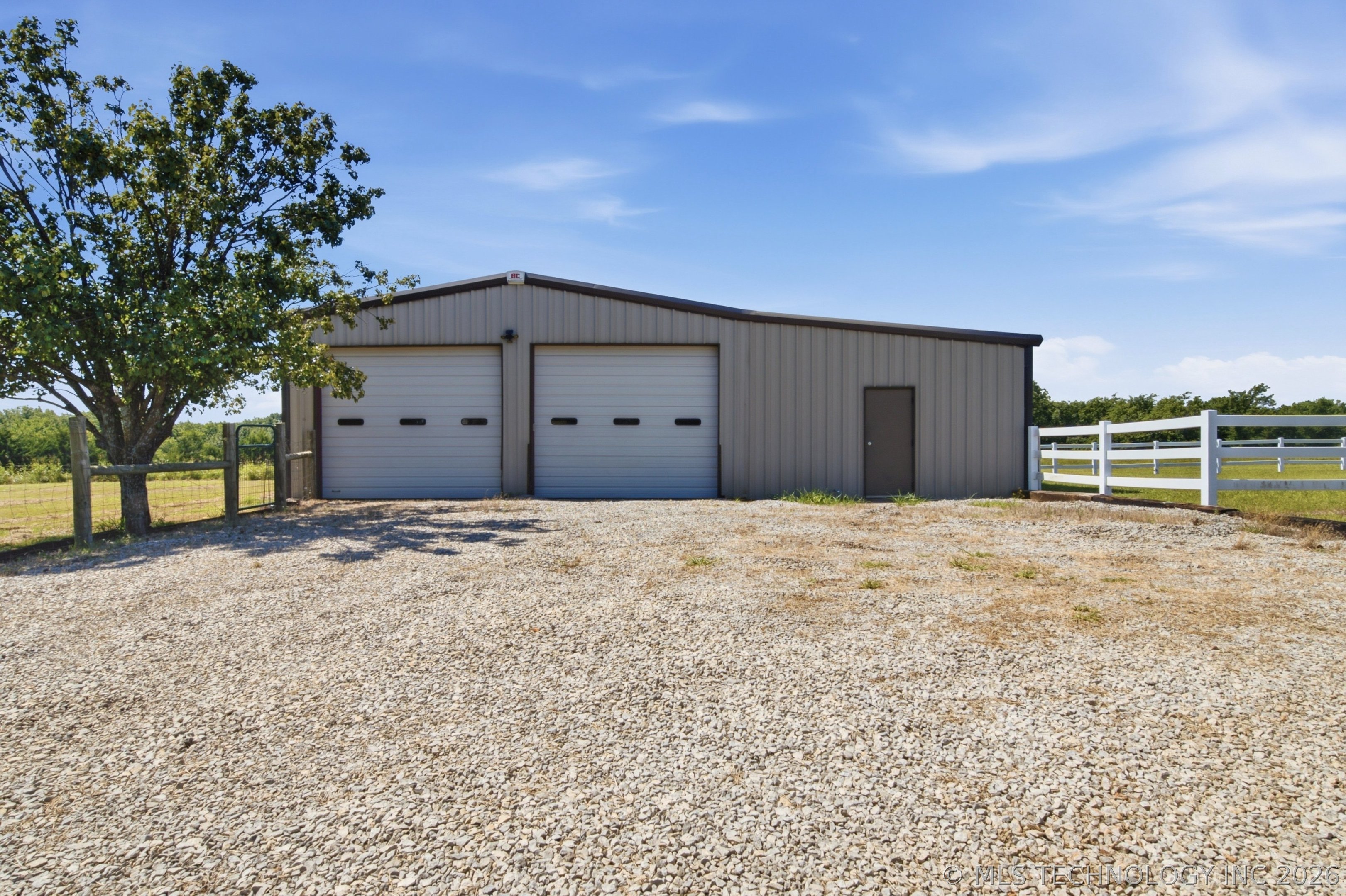 3315 E Ridgewood Drive Property Photo 48