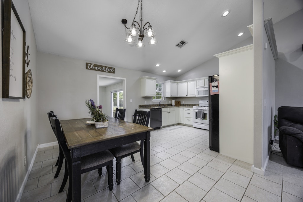 2793 Ns 415 Road Property Photo 10