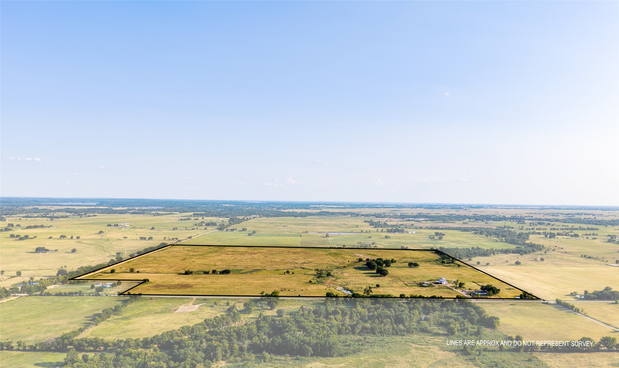438505 E 370 Road Property Photo 6