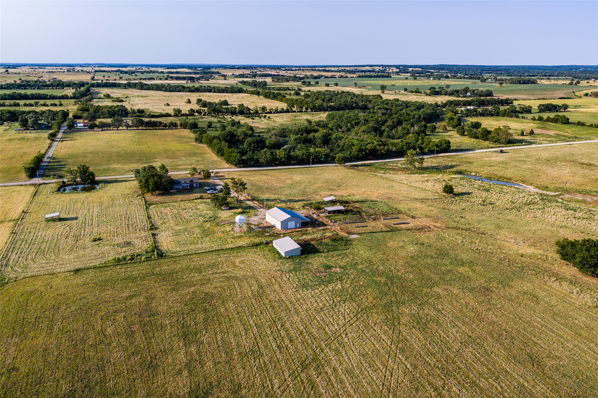 438505 E 370 Road Property Photo 16