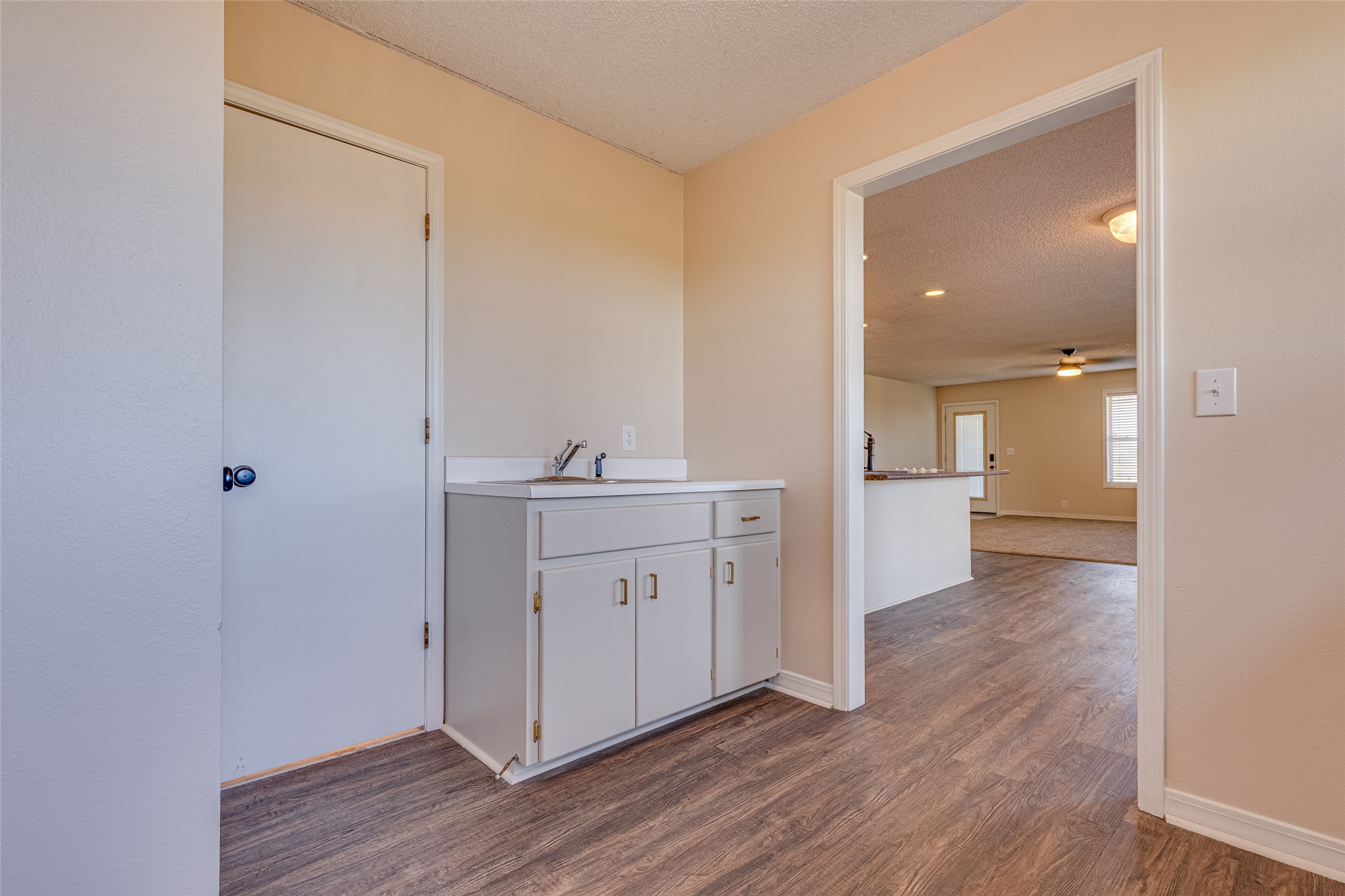 438505 E 370 Road Property Photo 52