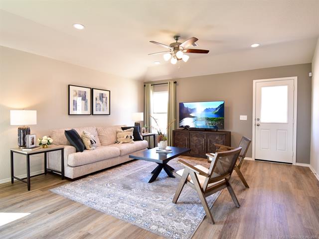 15721 Mustang Avenue Property Photo 7