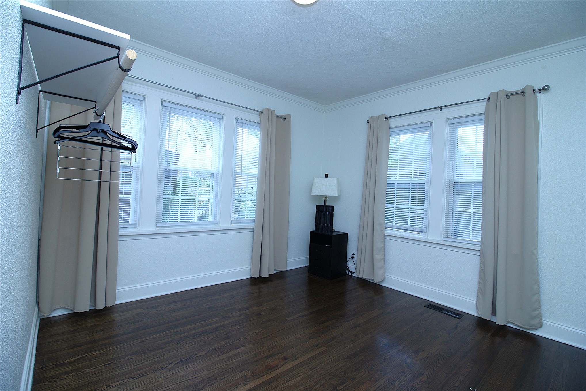 116 S Knoxville Avenue Property Photo 8