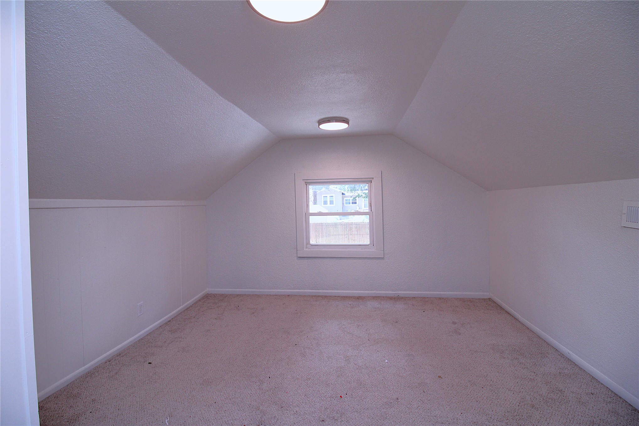 116 S Knoxville Avenue Property Photo 10