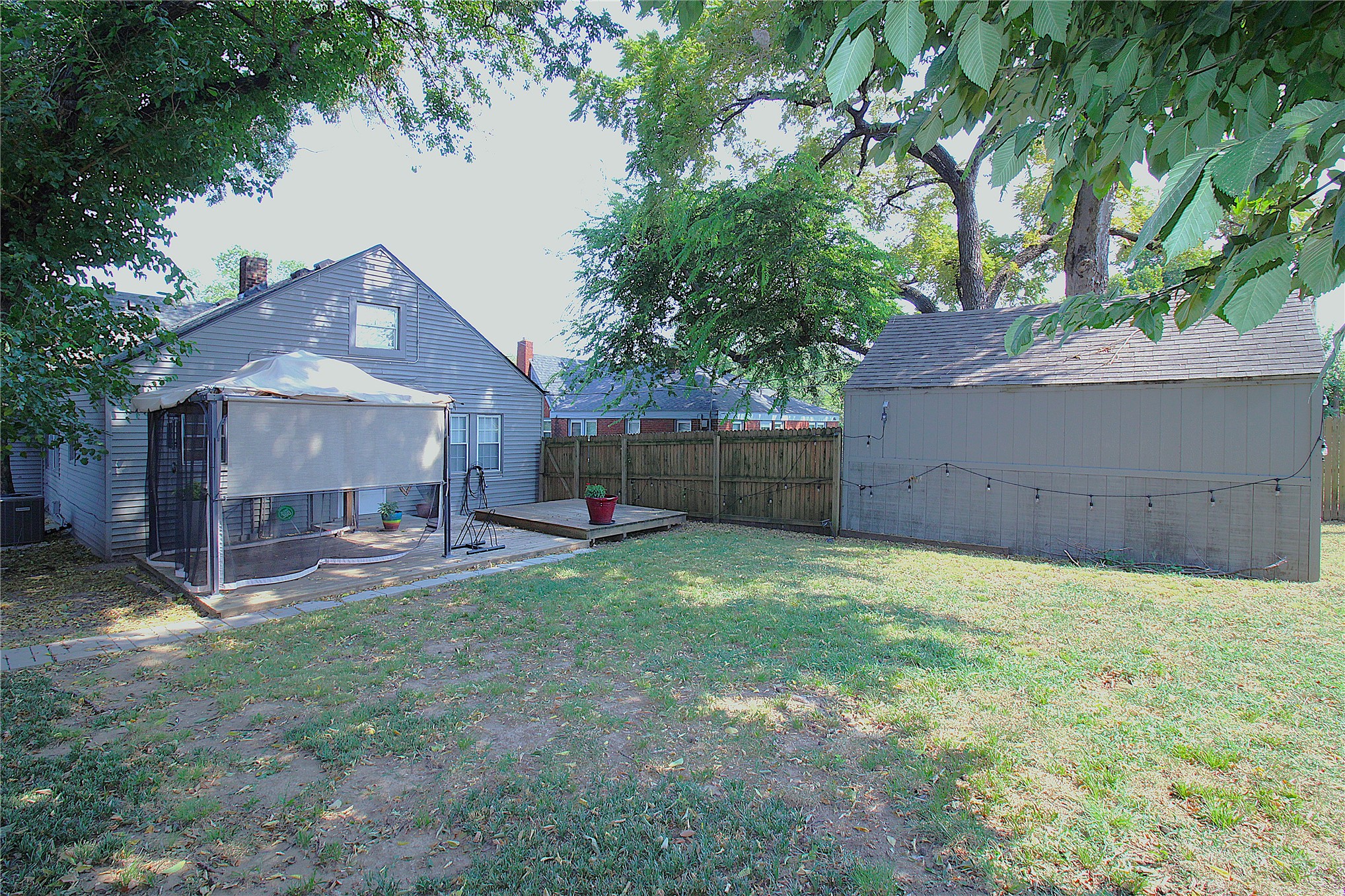 116 S Knoxville Avenue Property Photo 11