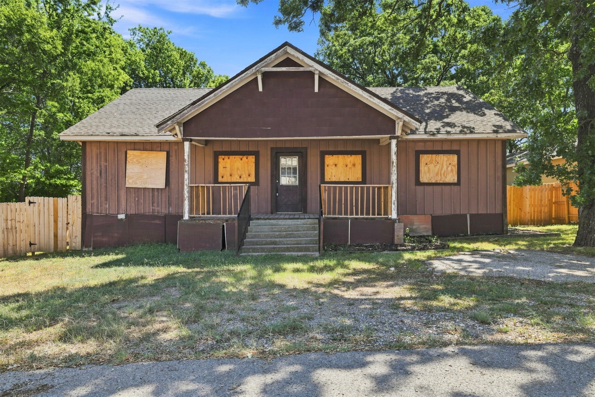 1608 6th Property Photo 1