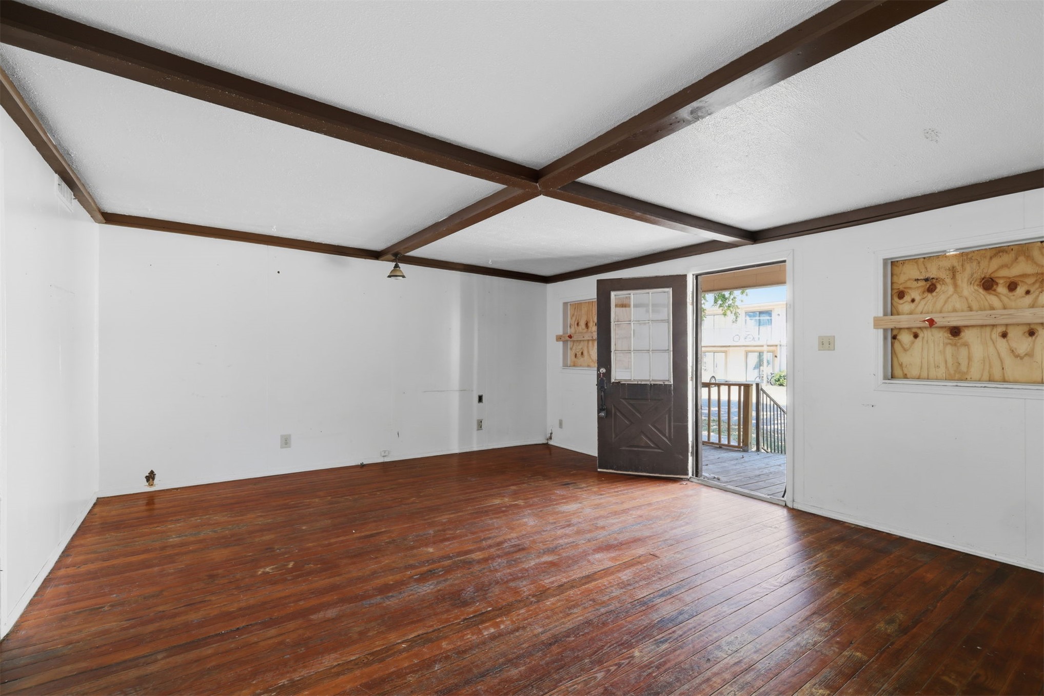 1608 6th Property Photo 4