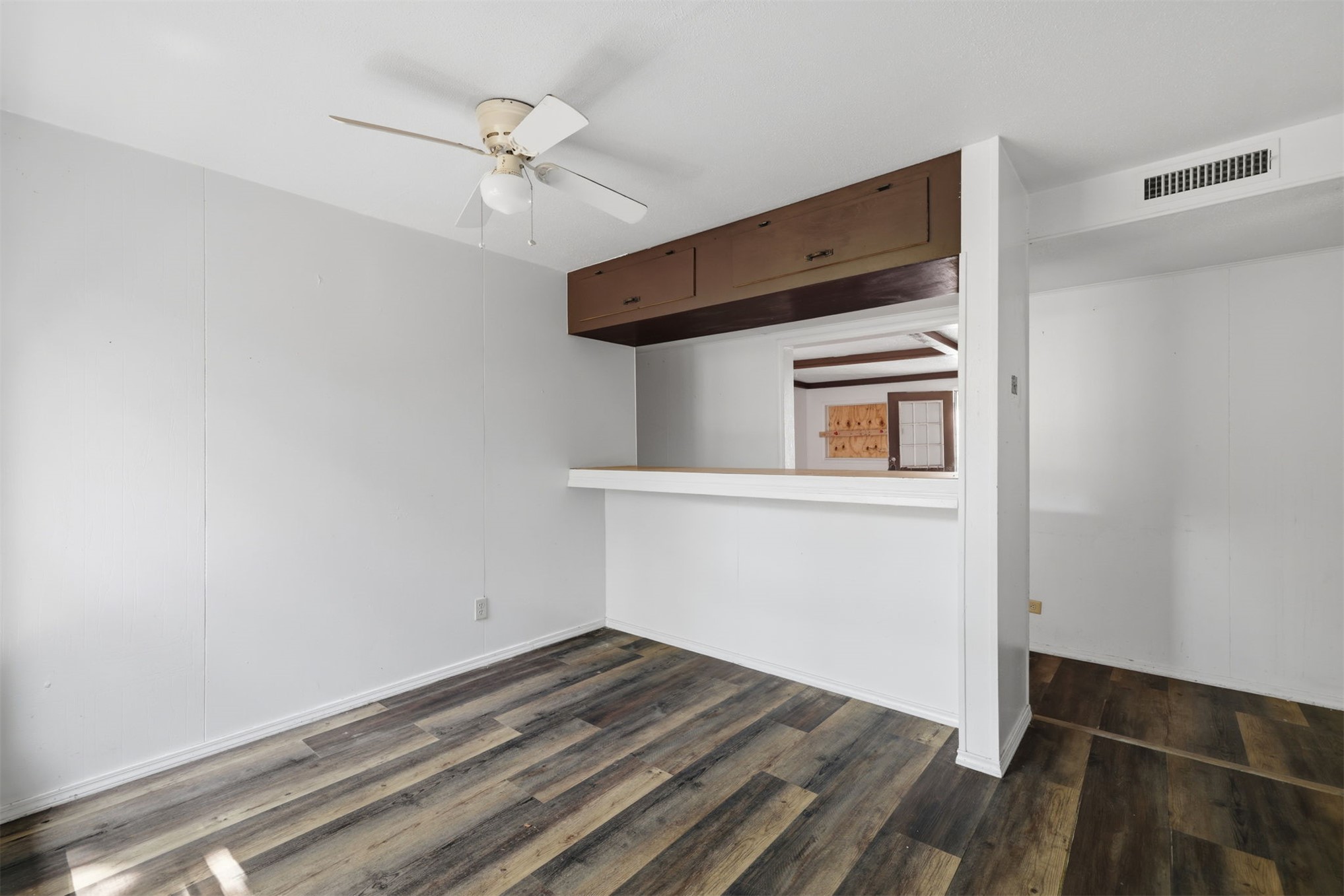 1608 6th Property Photo 5