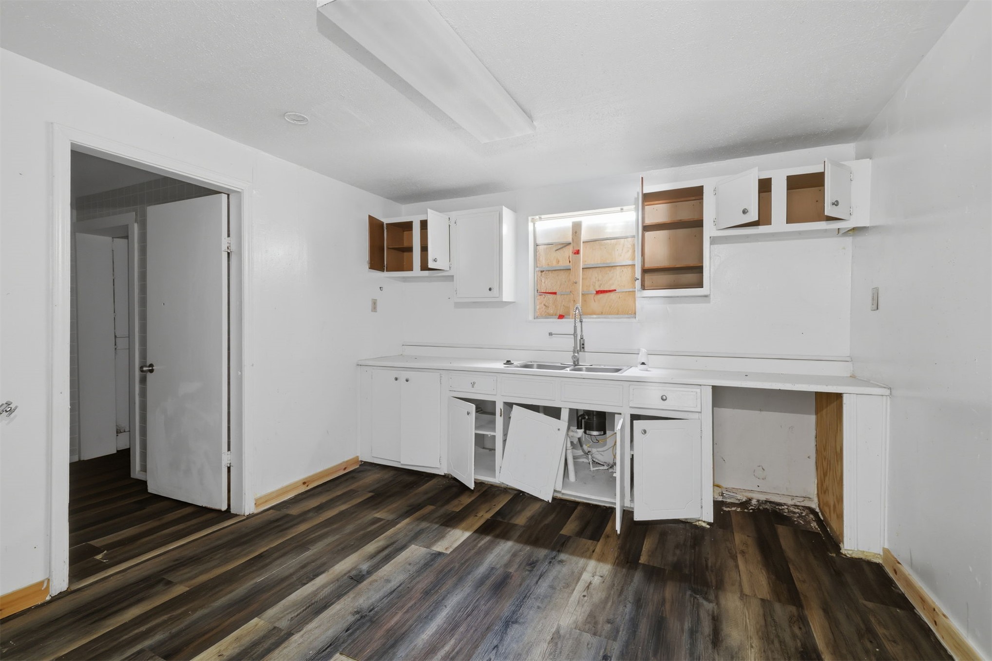 1608 6th Property Photo 6