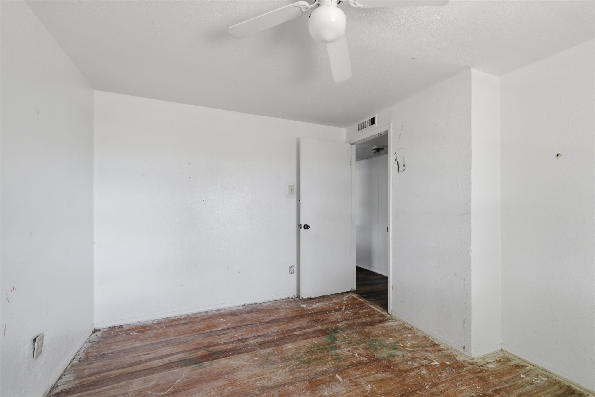 1608 6th Property Photo 8