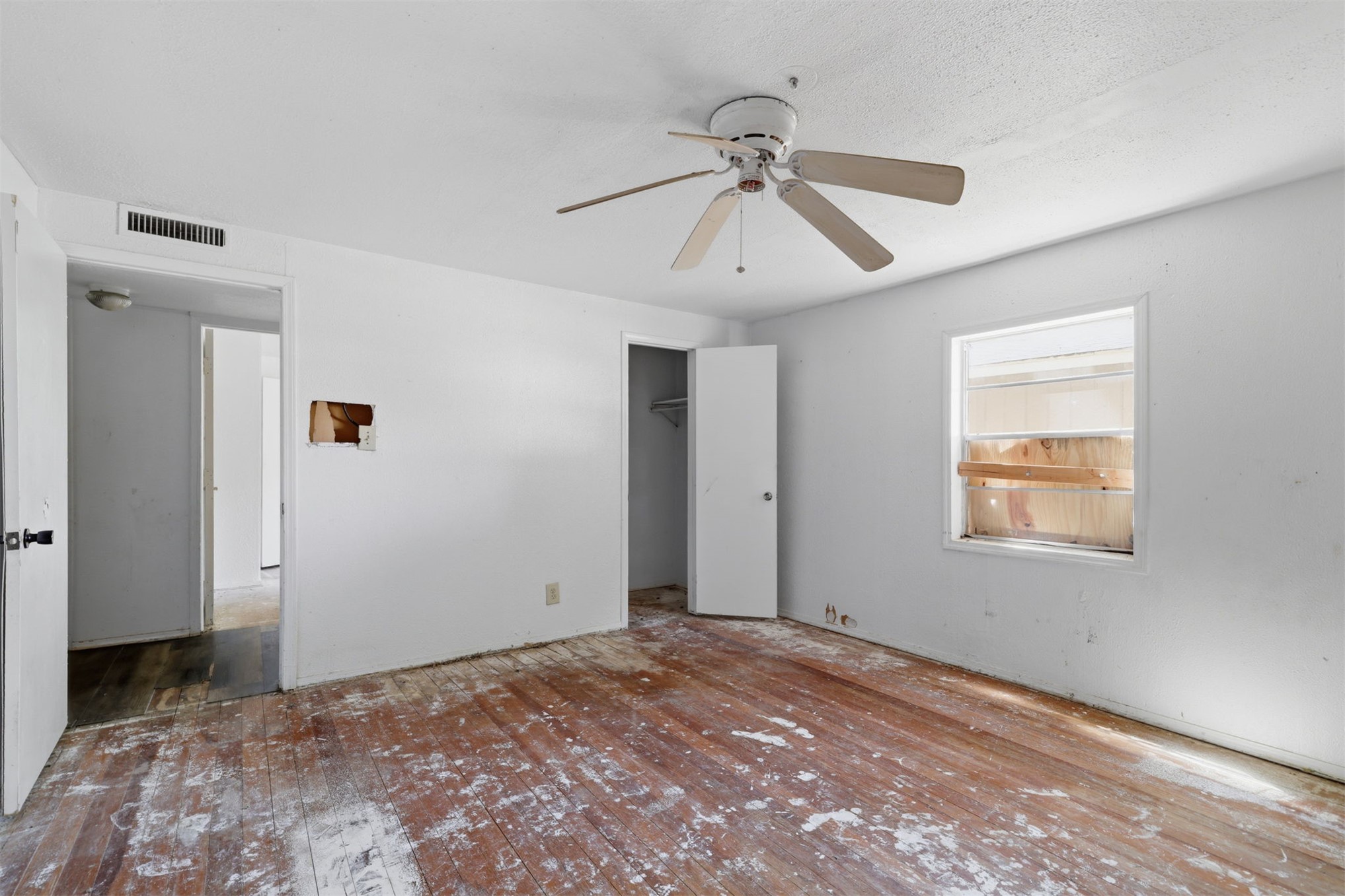 1608 6th Property Photo 12