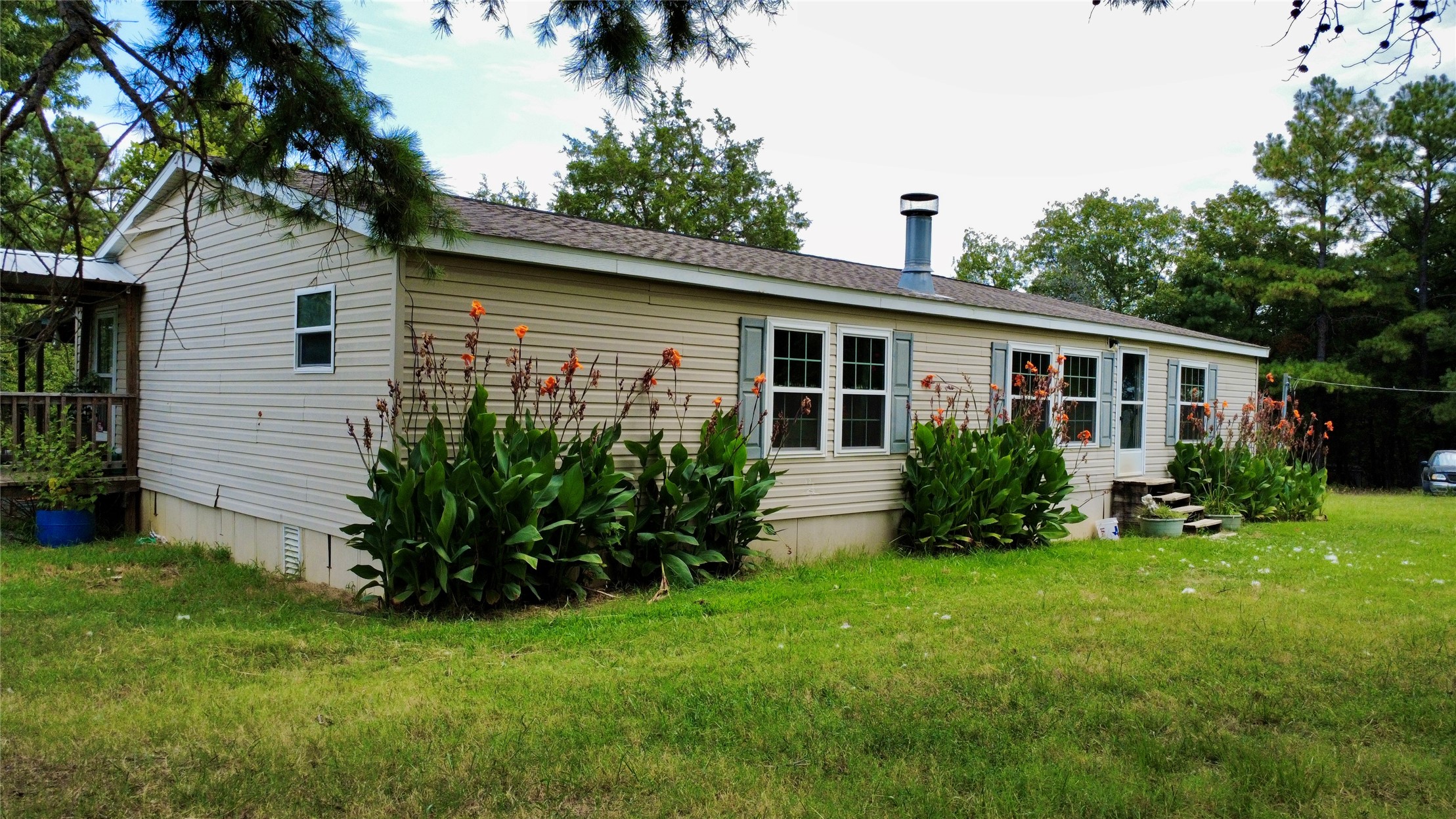 8492 Hickory Lane Property Photo 5