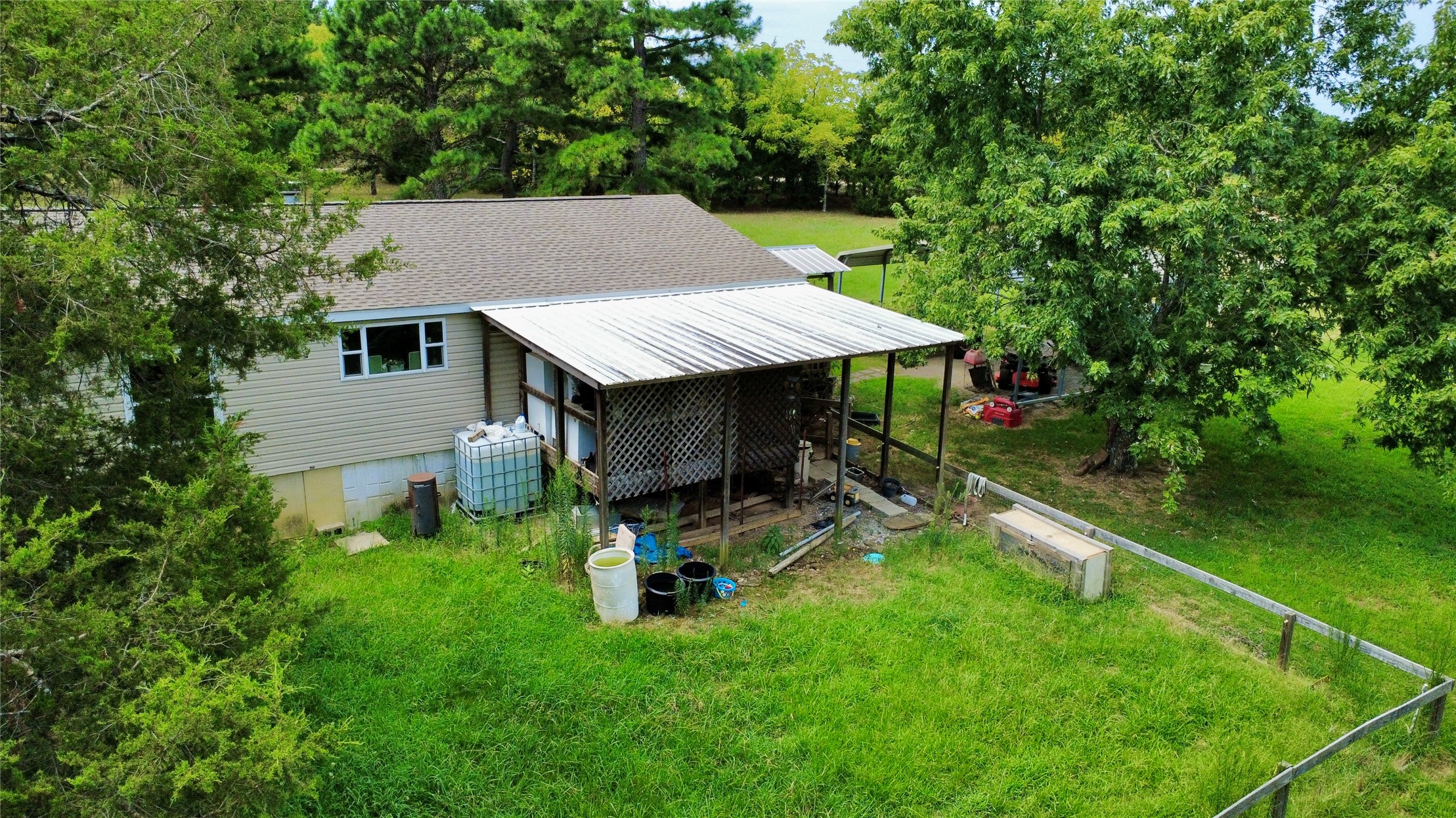 8492 Hickory Lane Property Photo 8