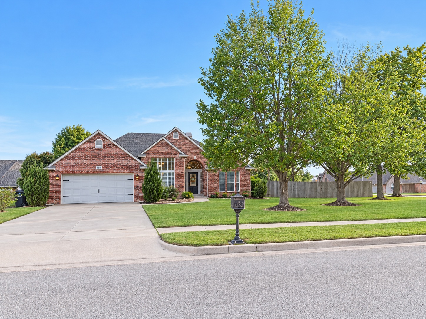1217 W Granger Street Property Photo 2