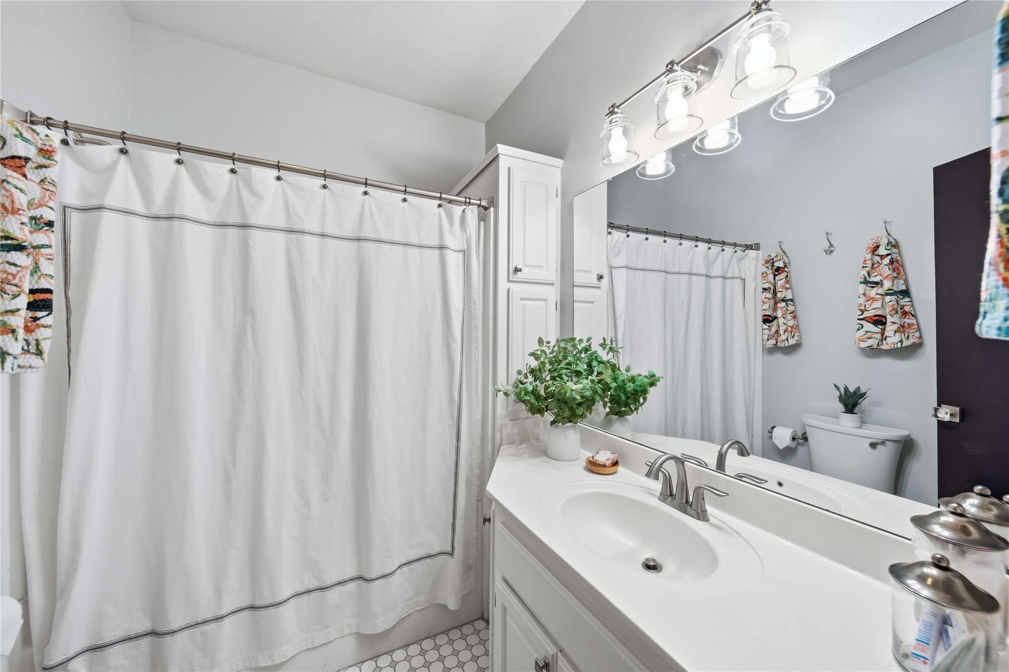 1859 E 17th Street Property Photo 21