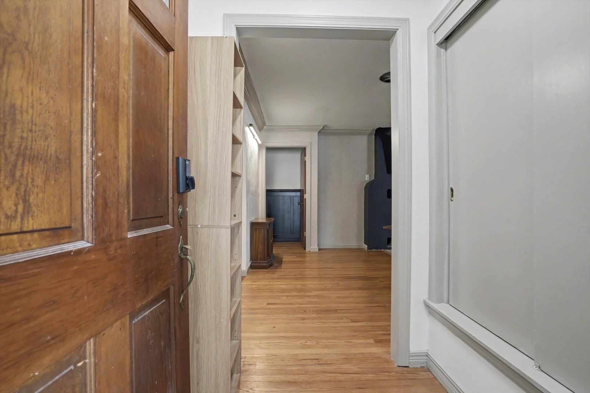 602 E Elgin Place Property Photo 6