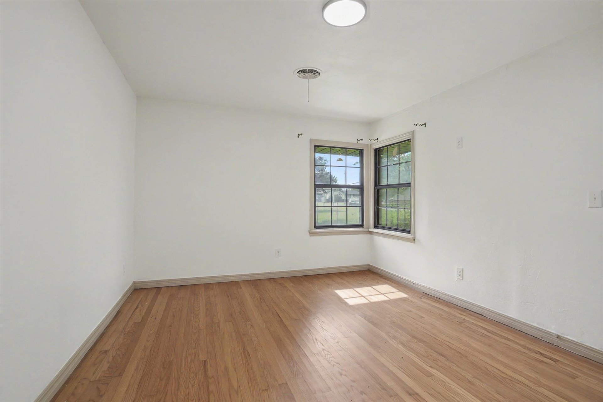 602 E Elgin Place Property Photo 23