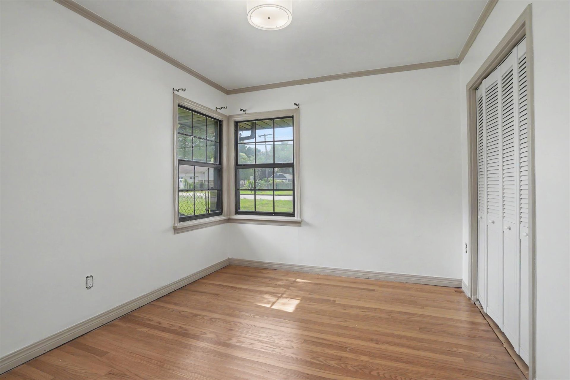 602 E Elgin Place Property Photo 33