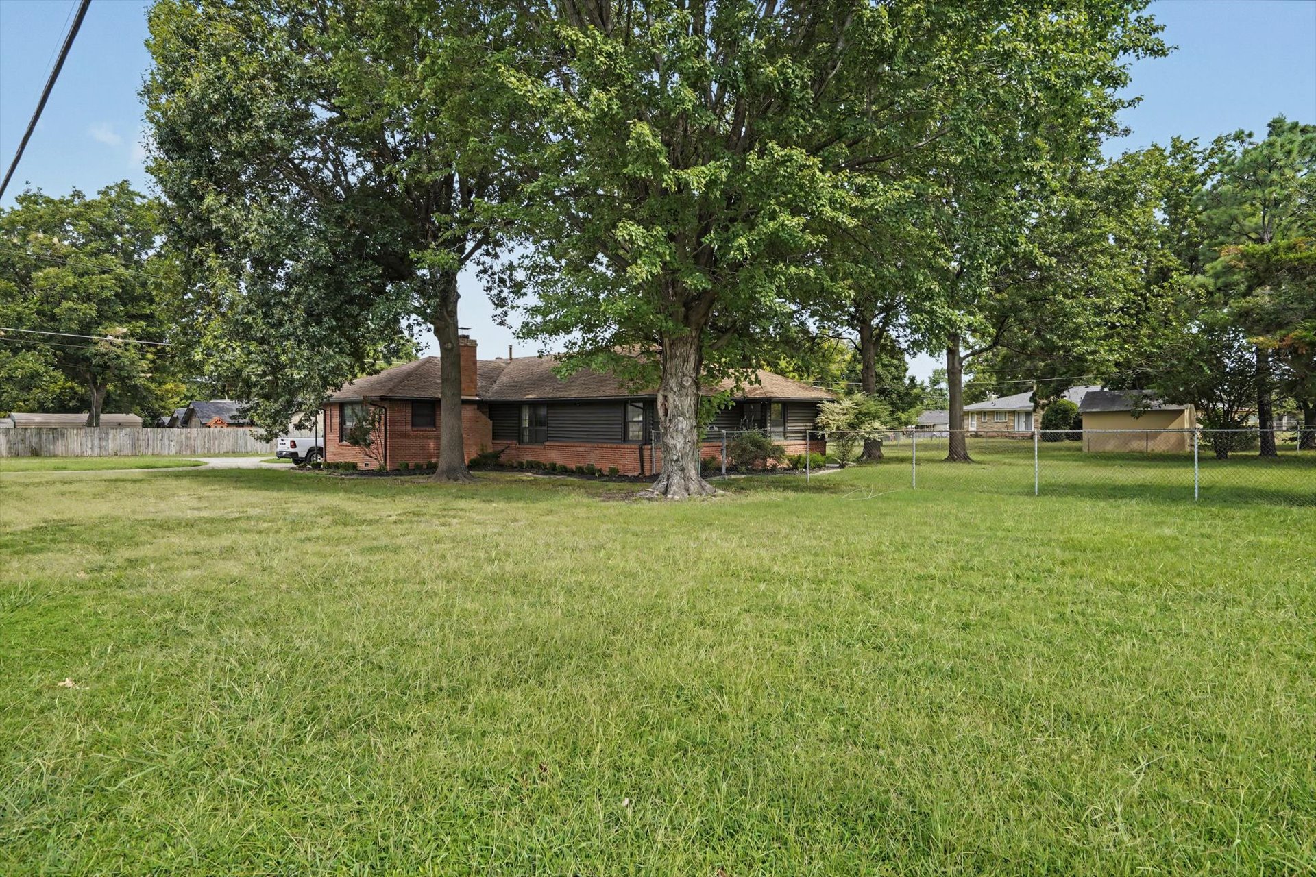 602 E Elgin Place Property Photo 40