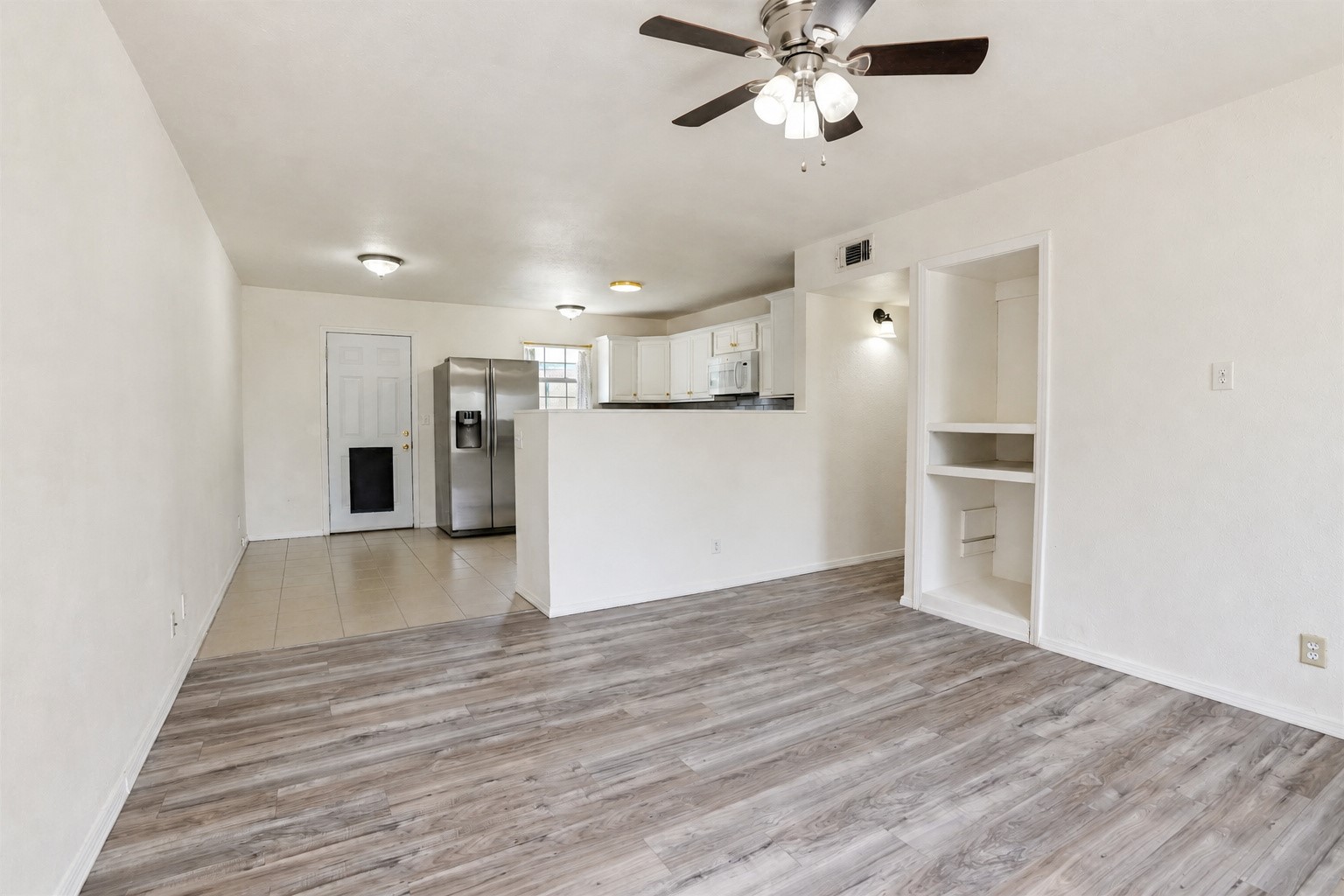 300 N 2nd Street Property Photo 10