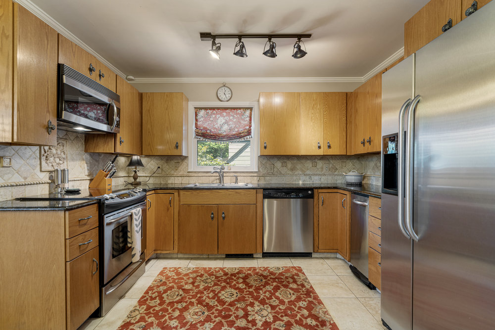 1218 E 30th Place Property Photo 14