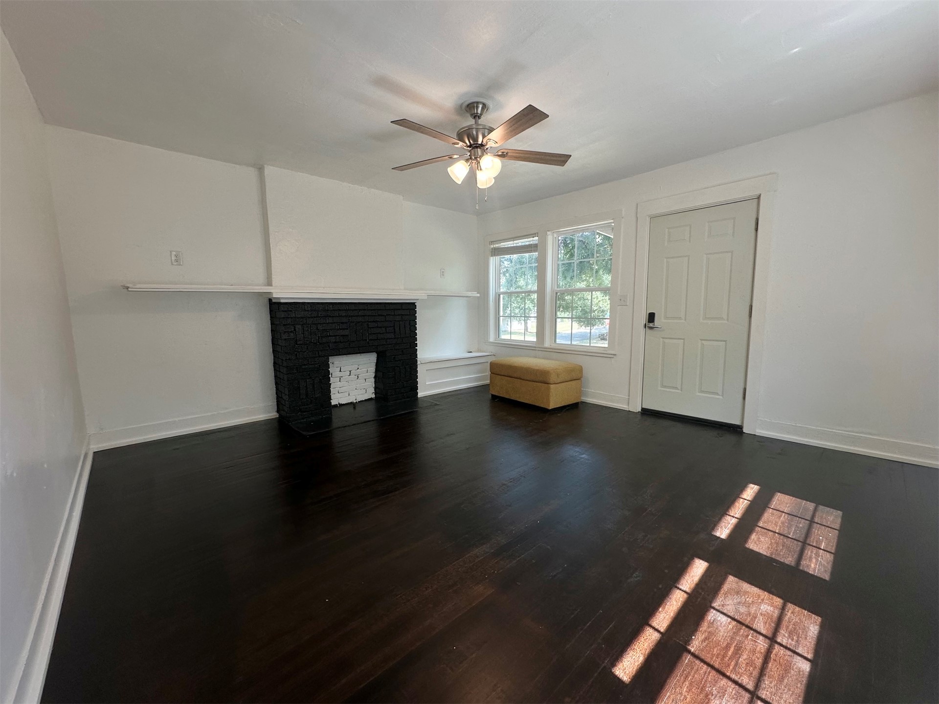 440 W Adams Avenue Property Photo 6