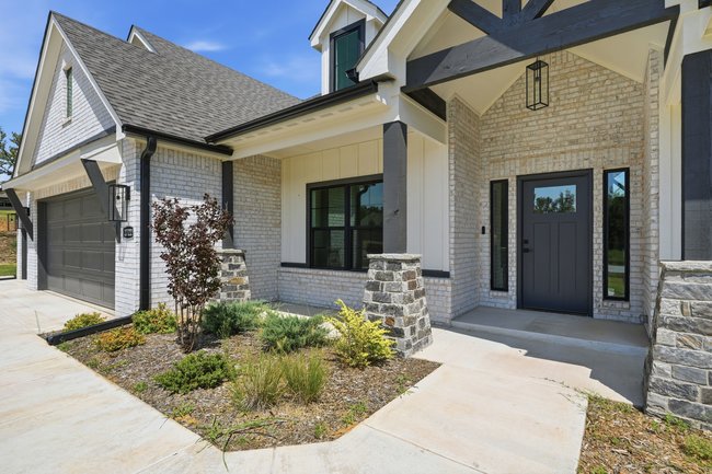 2722 Highlands Place Property Photo 5