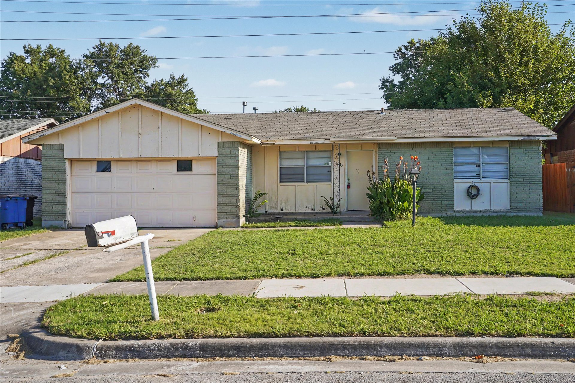 11647 E 36th Street Property Photo 1