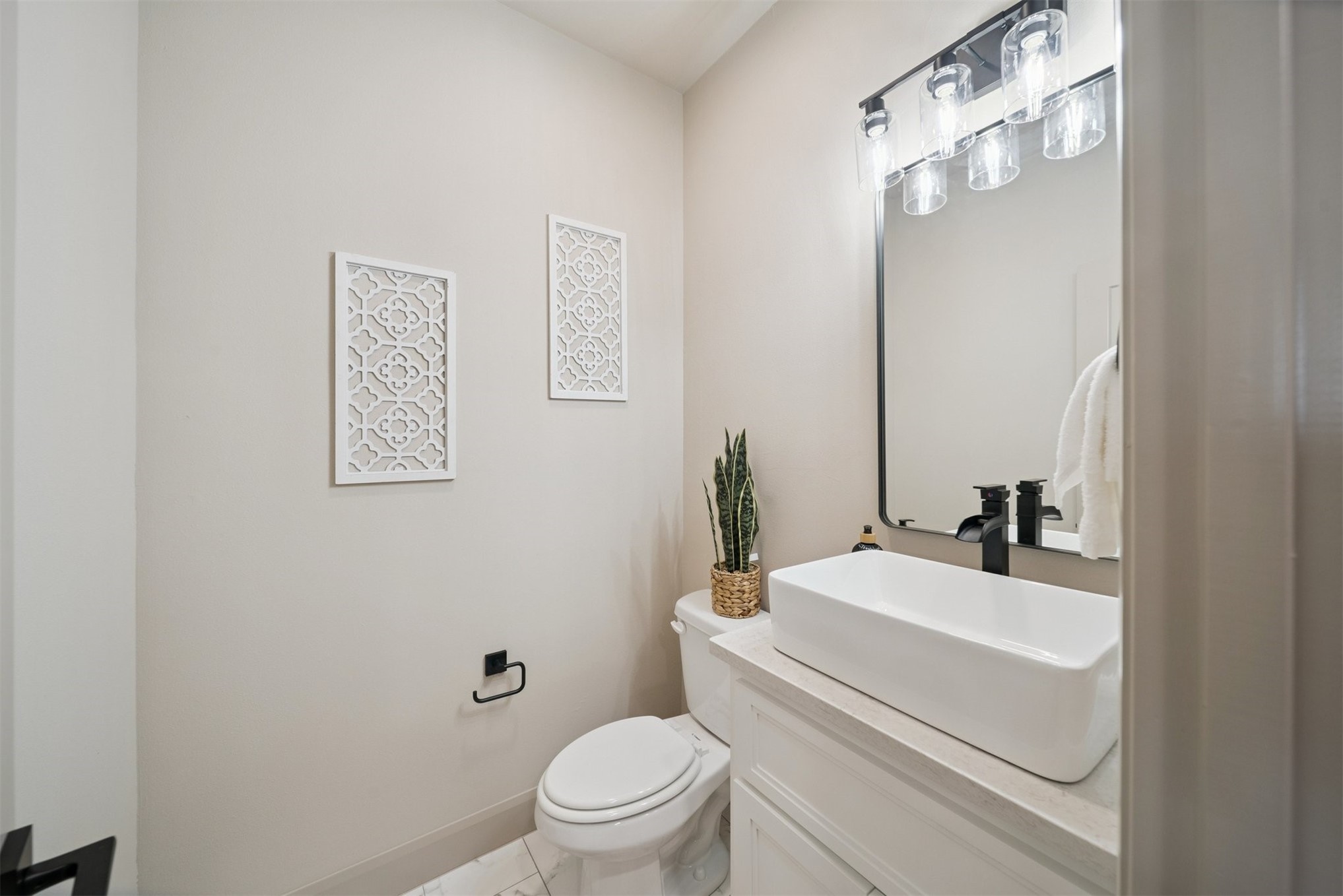 1833 N Troost Avenue Property Photo 10