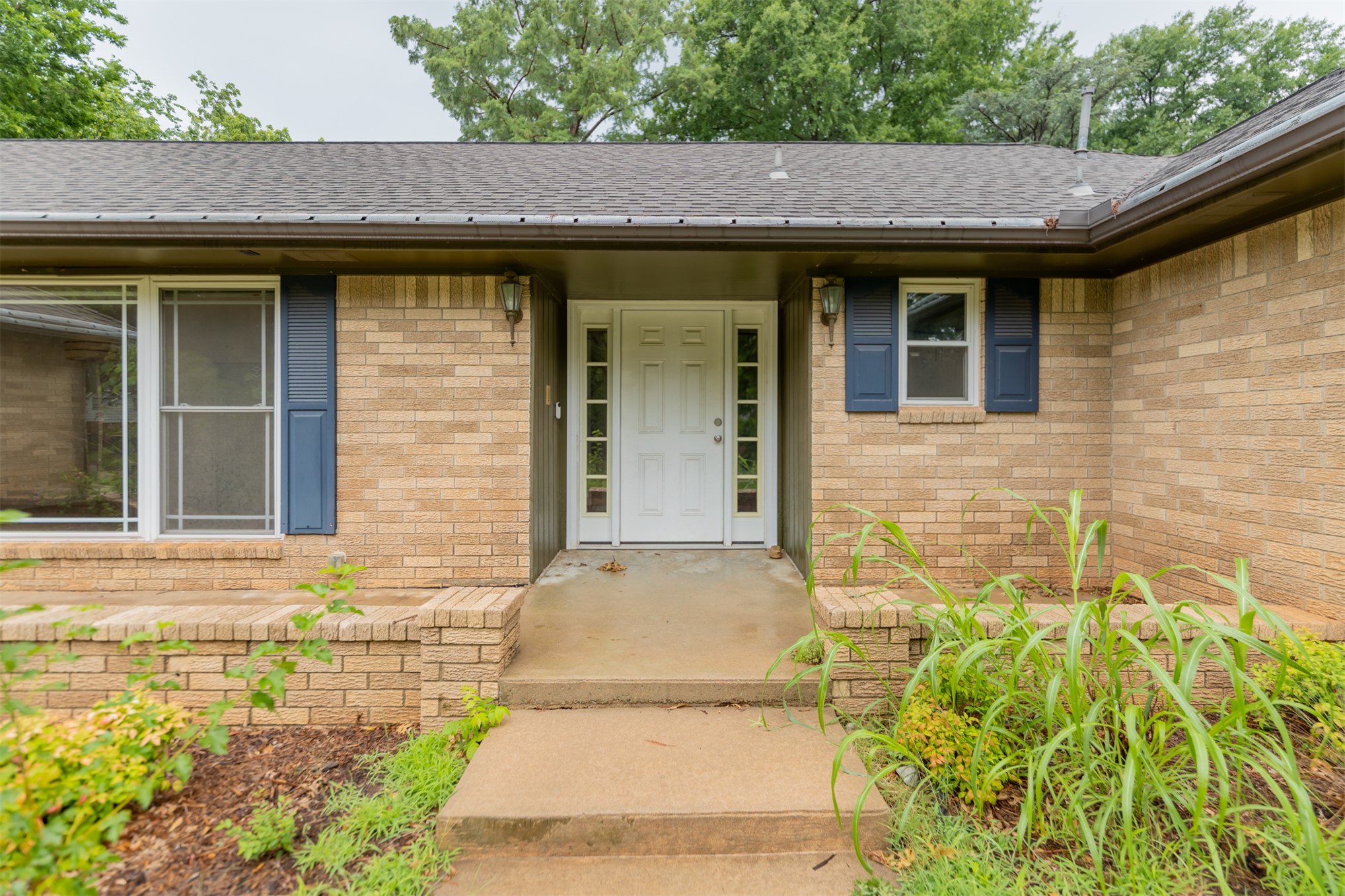 1108 S Ridge Drive Property Photo 2