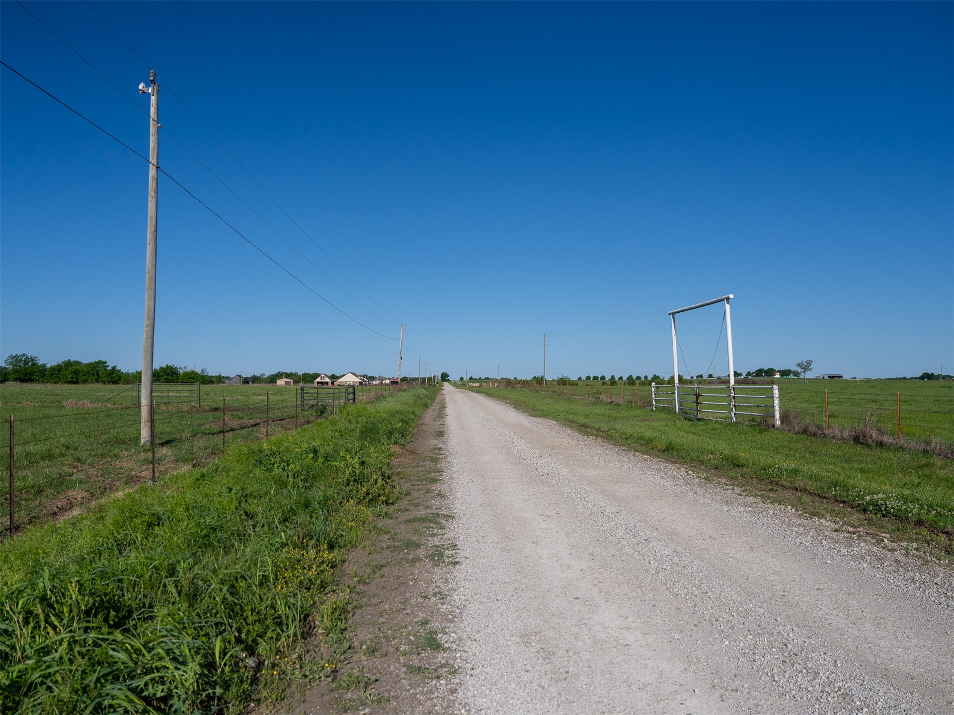 3 N 300 Road Property Photo 2