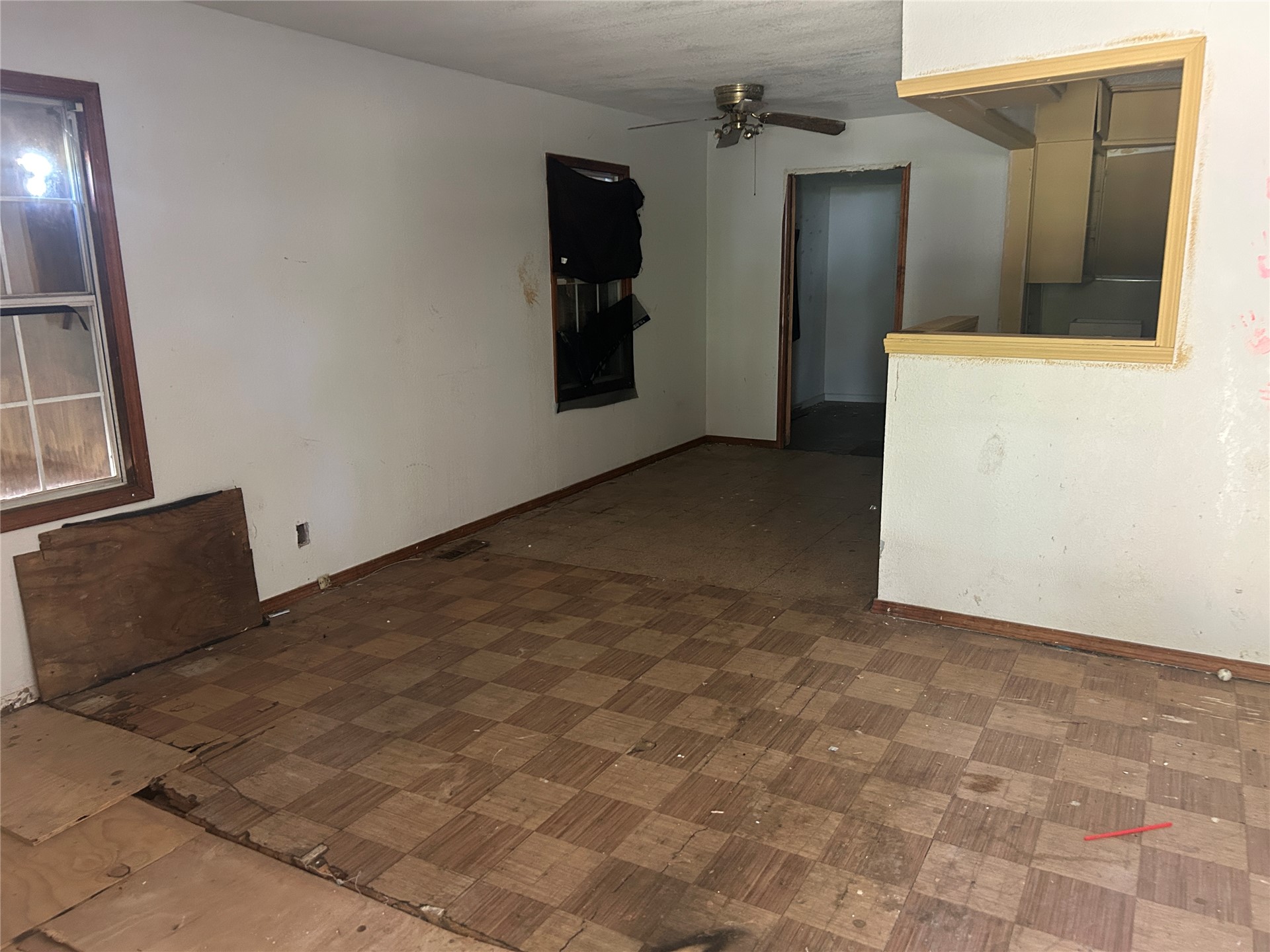 1335 N Rosedale Avenue Property Photo 3
