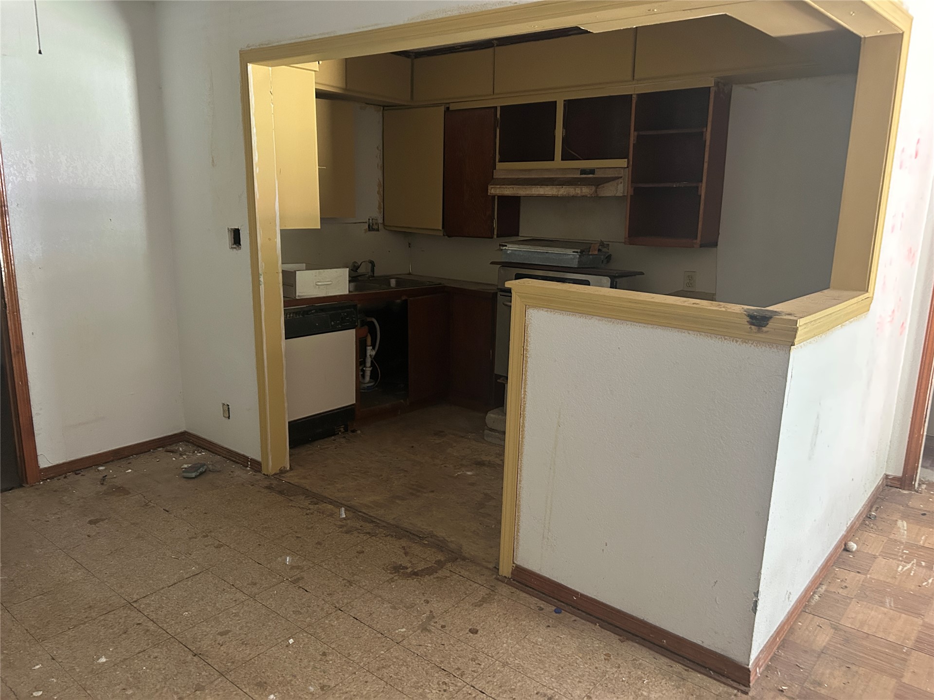 1335 N Rosedale Avenue Property Photo 4