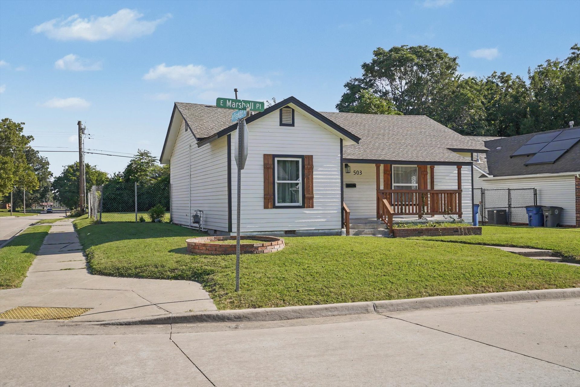 503 E Marshall Place E Property Photo 2