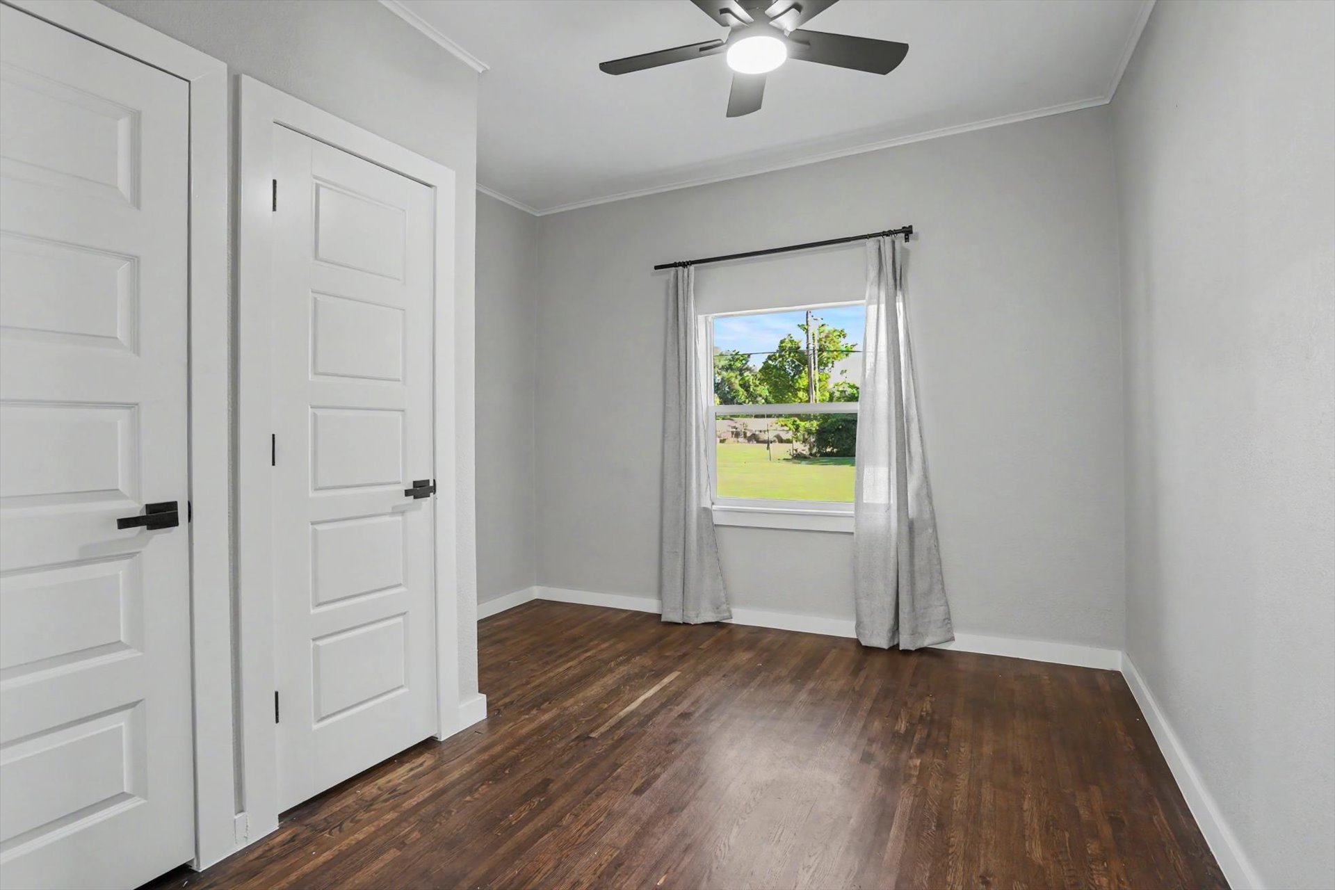 503 E Marshall Place E Property Photo 13